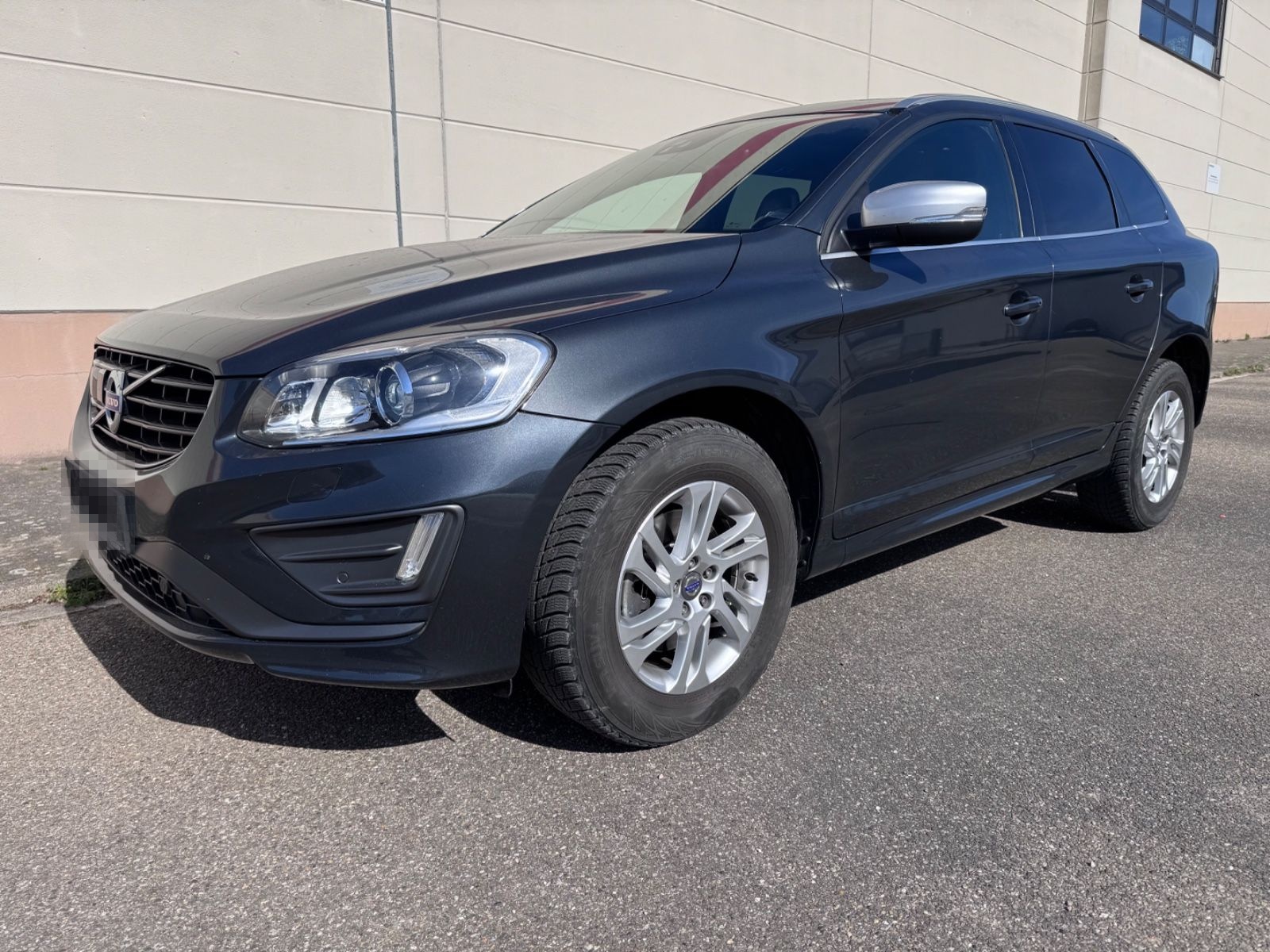 Volvo XC60 D4 AWD R-DESIGN LEDER+RADAR+PANO+STHZ.+BLIS foto 2