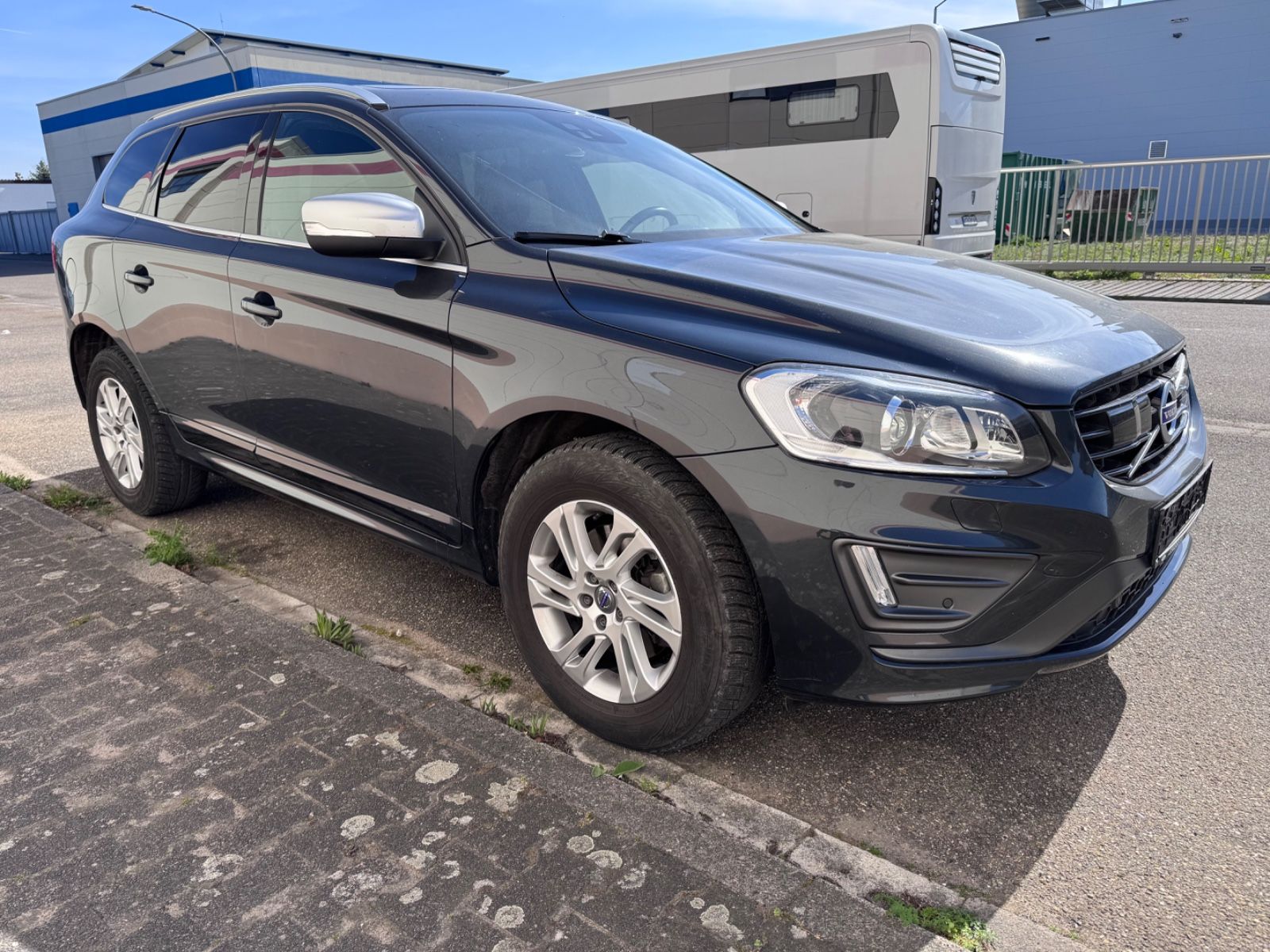 Volvo XC60 D4 AWD R-DESIGN LEDER+RADAR+PANO+STHZ.+BLIS foto 3