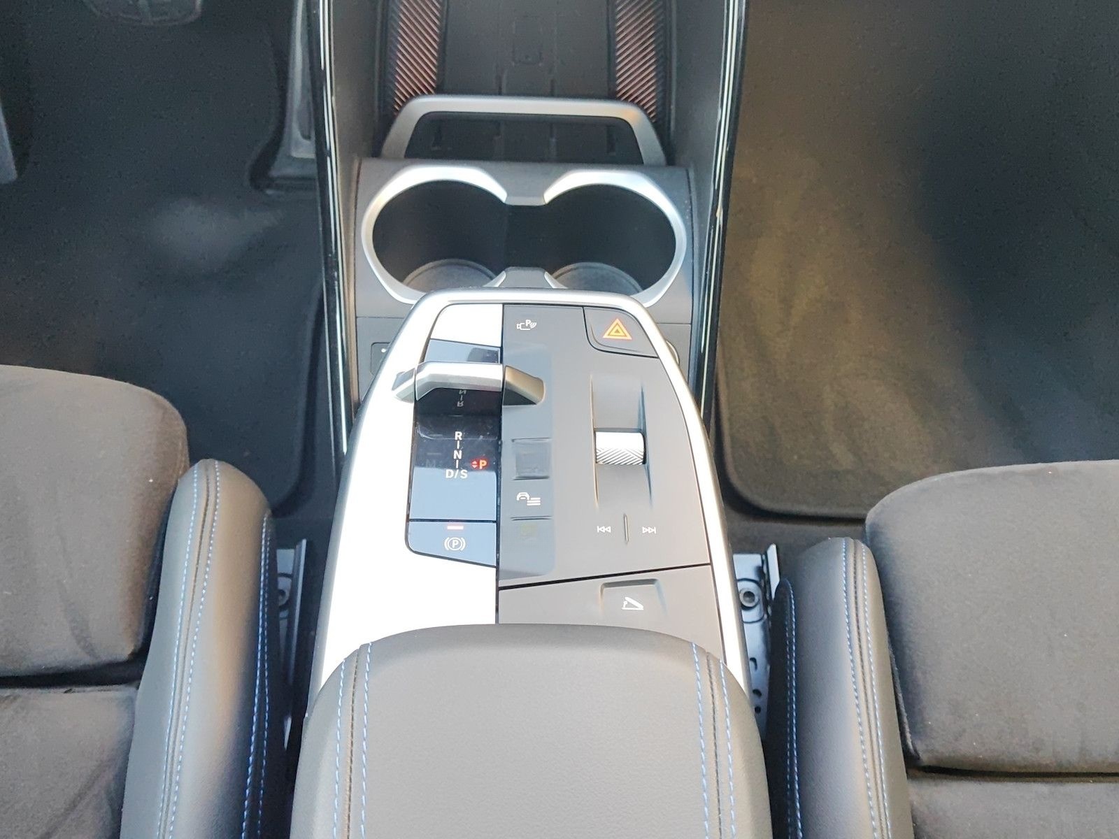 BMW X1 20d xDrive M Sport 20 ´´ Alu ACC AHK foto 12