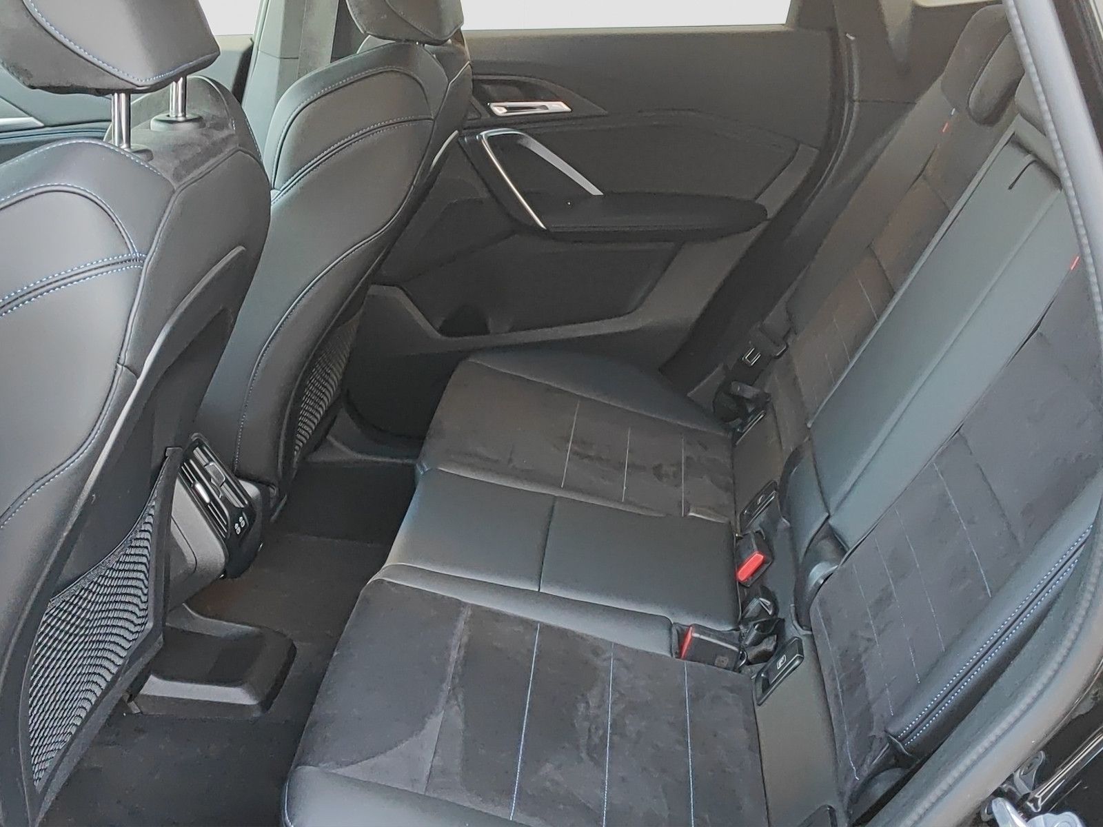 BMW X1 20d xDrive M Sport 20 ´´ Alu ACC AHK foto 14