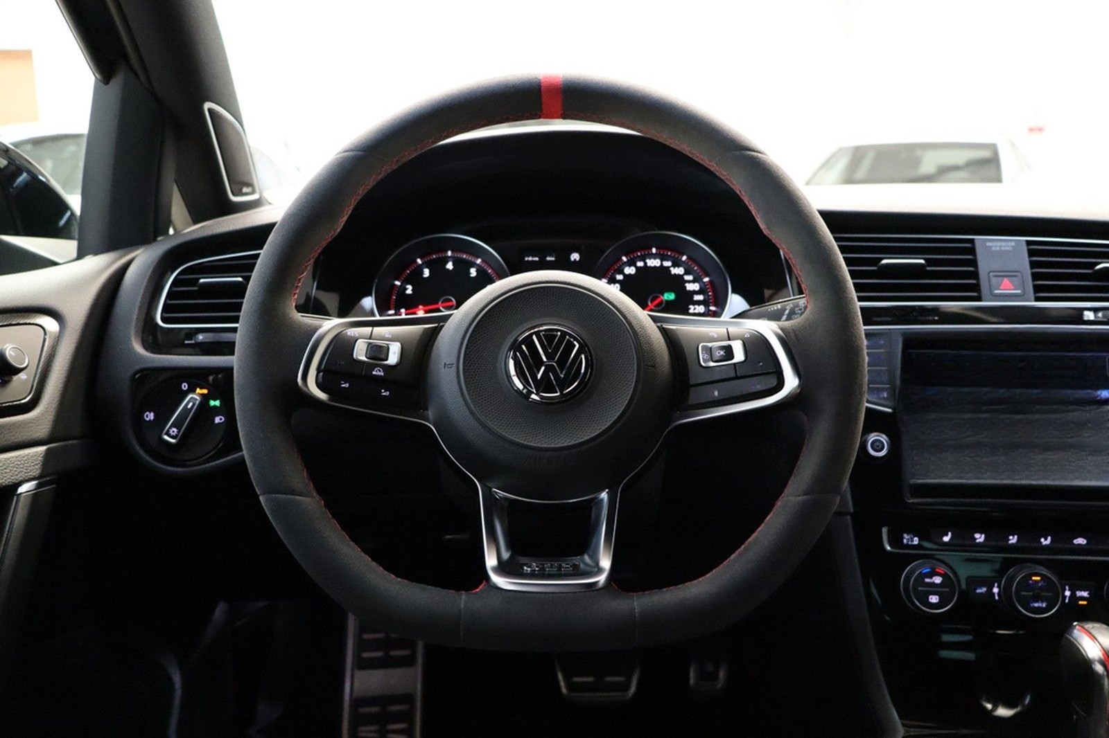Volkswagen Golf VII GTI Clubsport 2,0 TSI Lim. DSG BMT foto 18