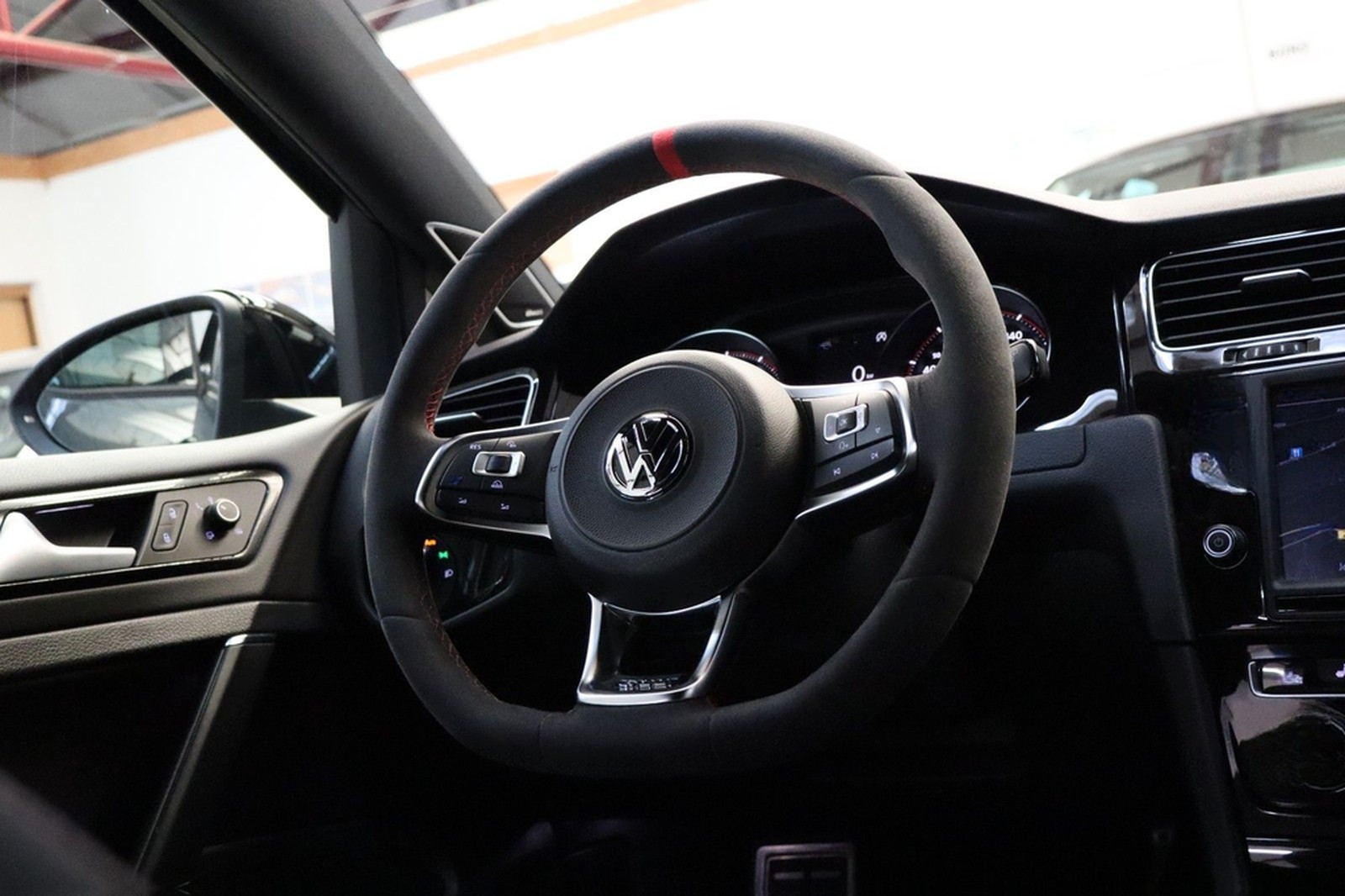 Volkswagen Golf VII GTI Clubsport 2,0 TSI Lim. DSG BMT foto 20