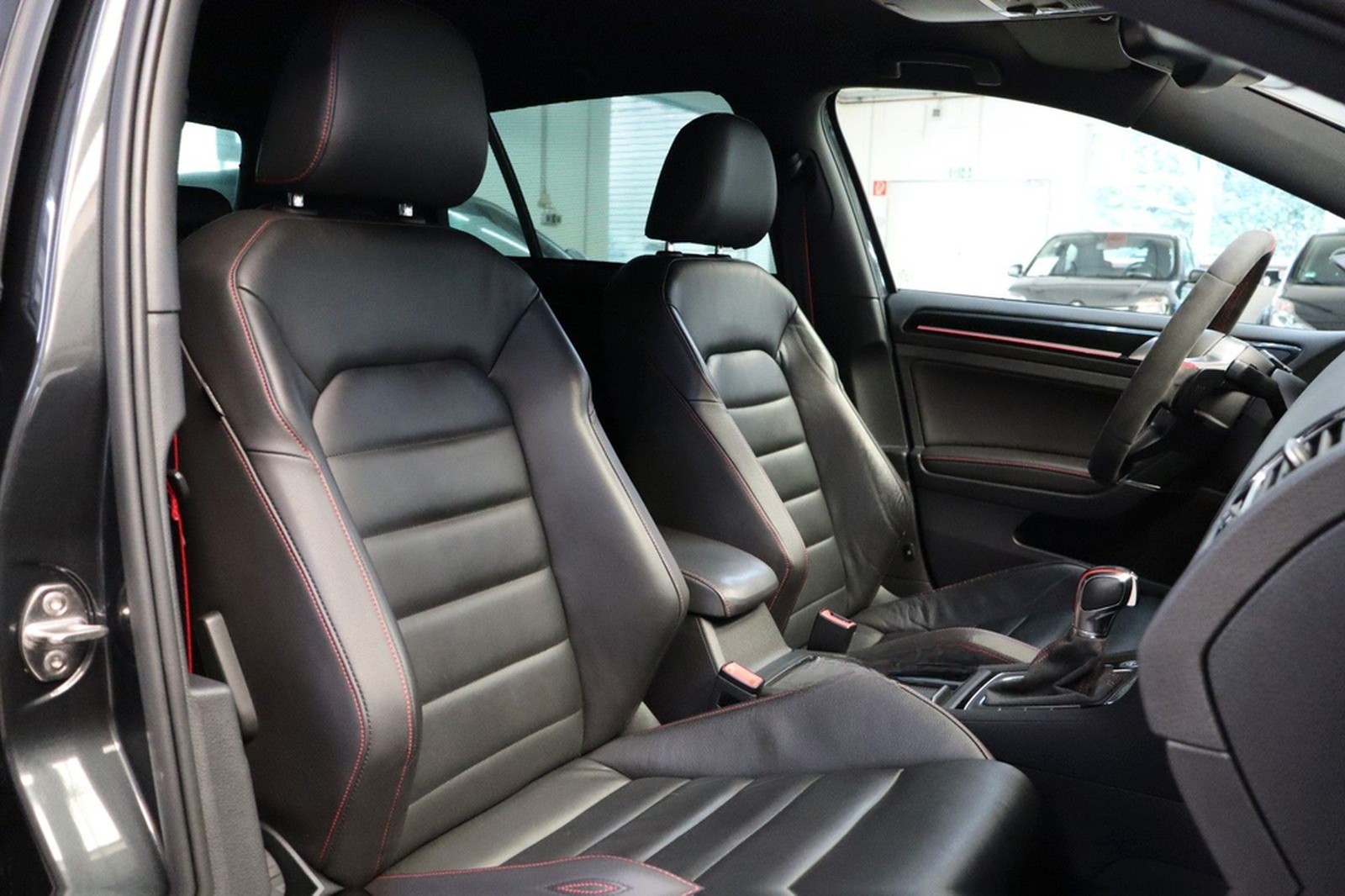 Volkswagen Golf VII GTI Clubsport 2,0 TSI Lim. DSG BMT foto 26