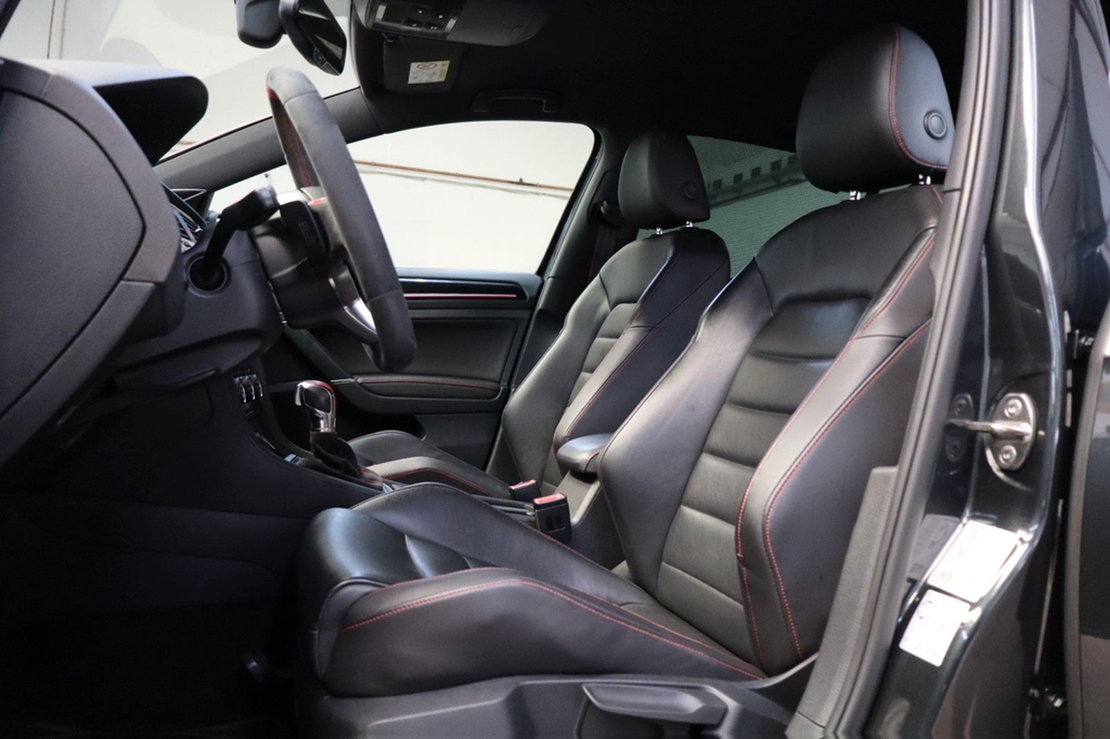Volkswagen Golf VII GTI Clubsport 2,0 TSI Lim. DSG BMT foto 7