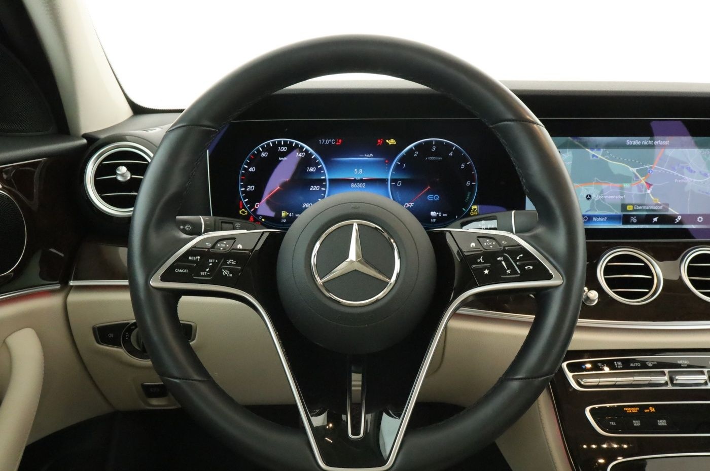 Mercedes-Benz E 300 de 4M T AMG*AHK*Distronic*360°Kamera*Keyl. foto 11
