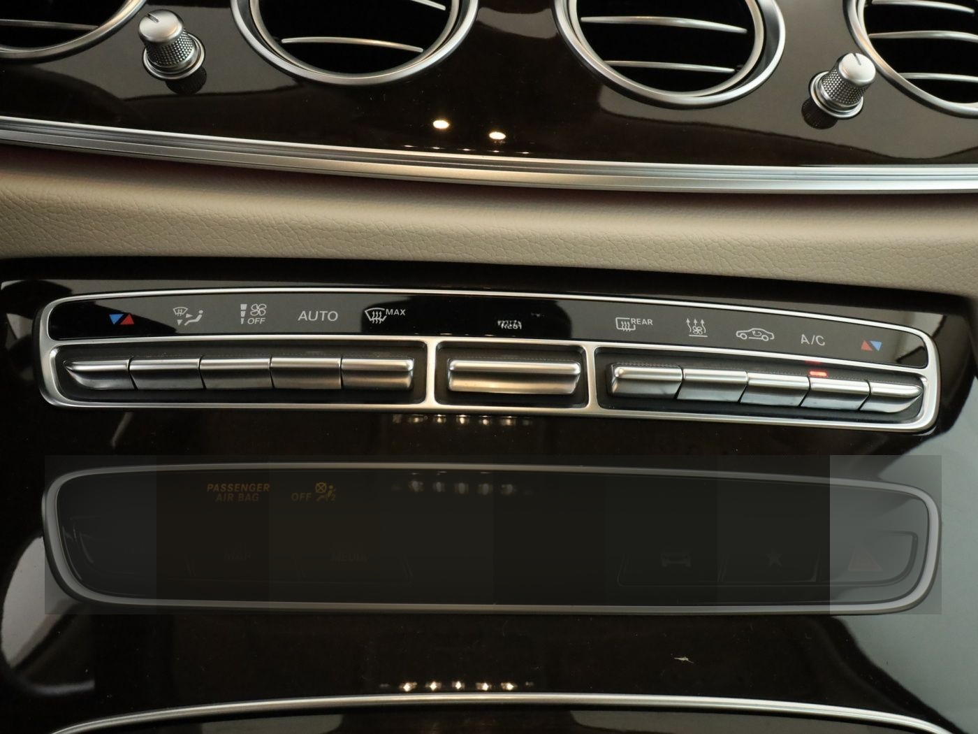 Mercedes-Benz E 300 de 4M T AMG*AHK*Distronic*360°Kamera*Keyl. foto 14