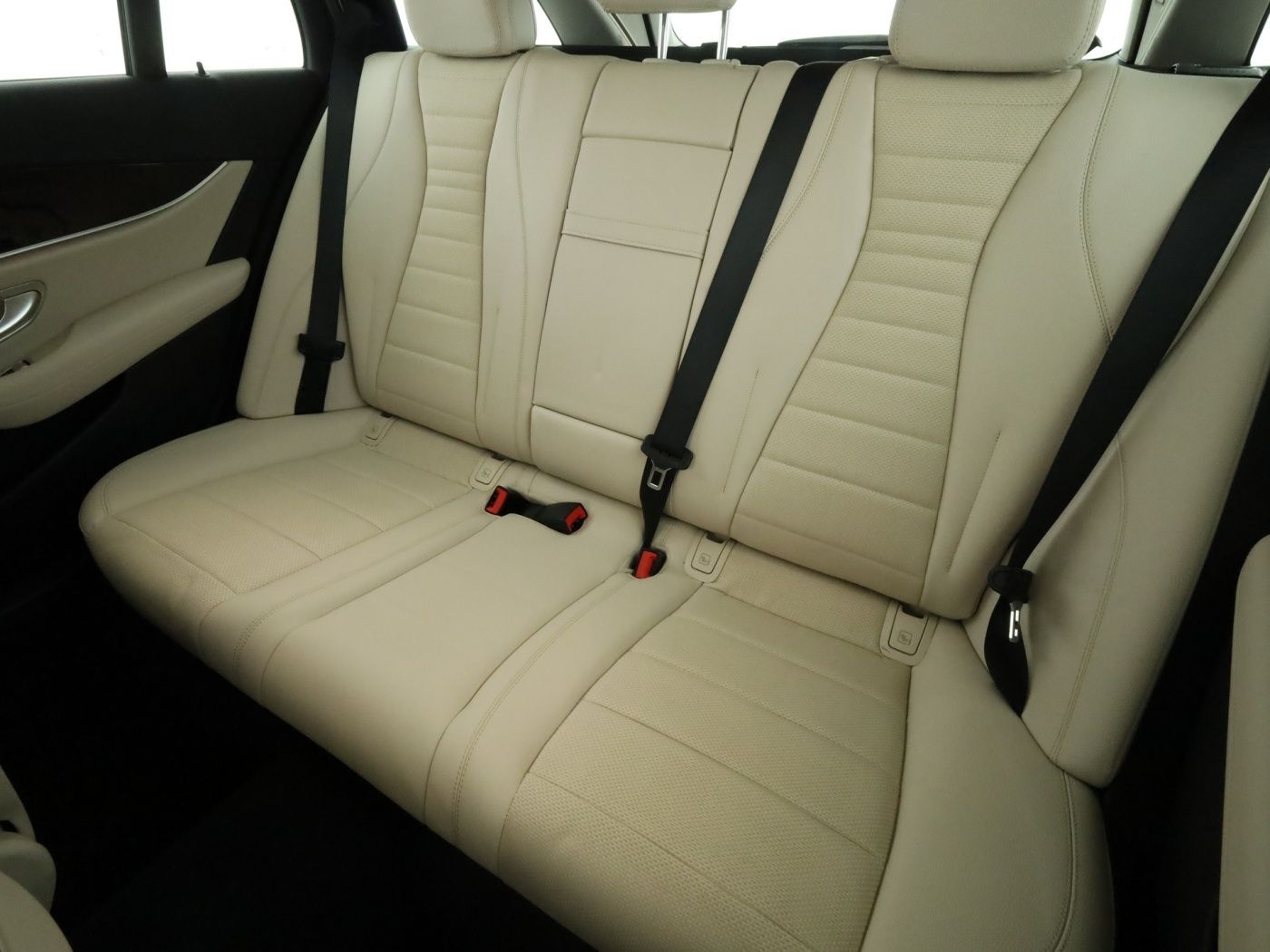 Mercedes-Benz E 300 de 4M T AMG*AHK*Distronic*360°Kamera*Keyl. foto 18