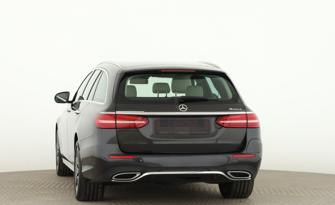 Mercedes-Benz E 300 de 4M T AMG*AHK*Distronic*360°Kamera*Keyl. foto 4