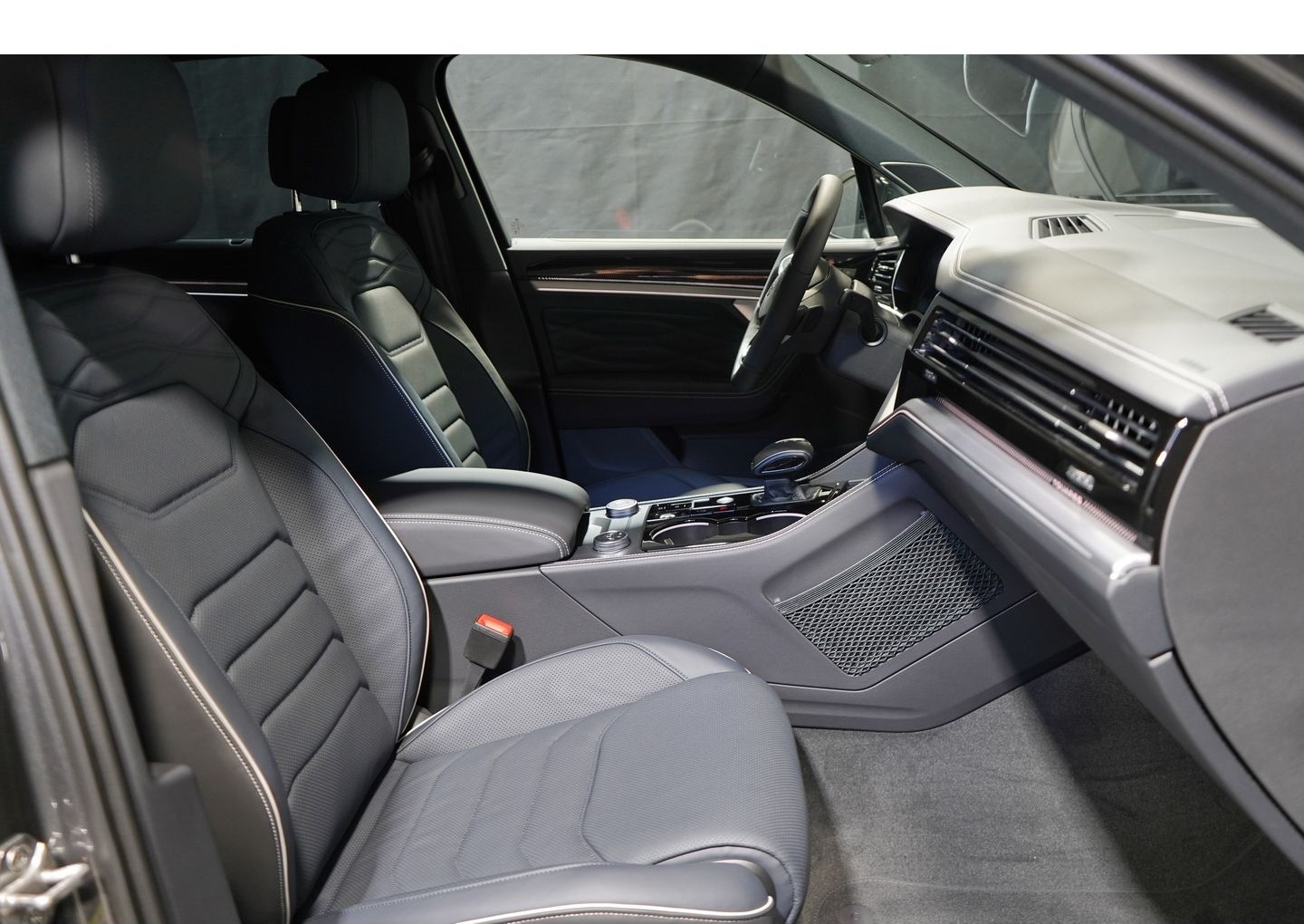 Volkswagen Touareg R-Line 3.0 TDI 4M Pano 360 Kamera HuD 22 foto 5