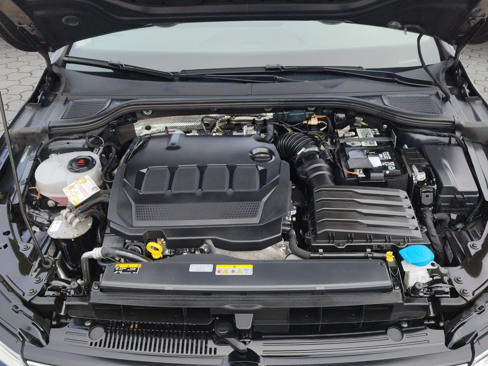 Volkswagen Golf VIII Life 2.0 TDI DSG LED/ACC/TRAVEL/NAV foto 13