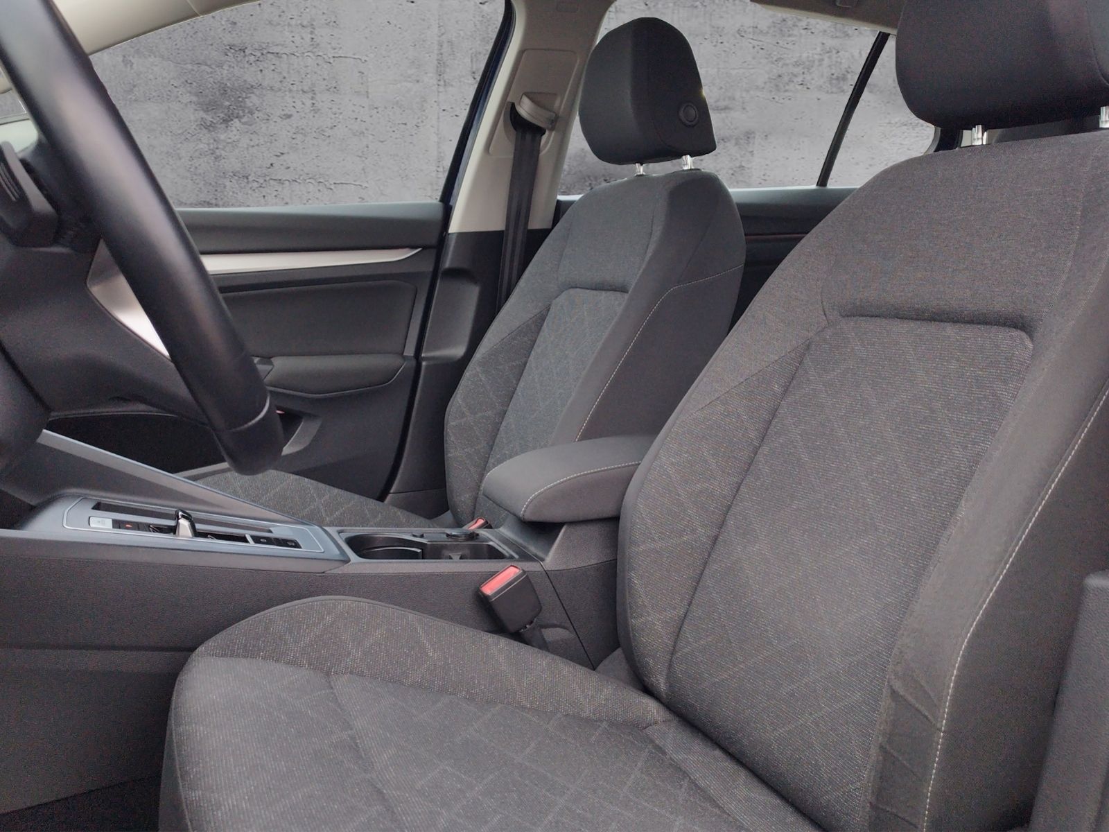 Volkswagen Golf VIII Life 2.0 TDI DSG LED/ACC/TRAVEL/NAV foto 6