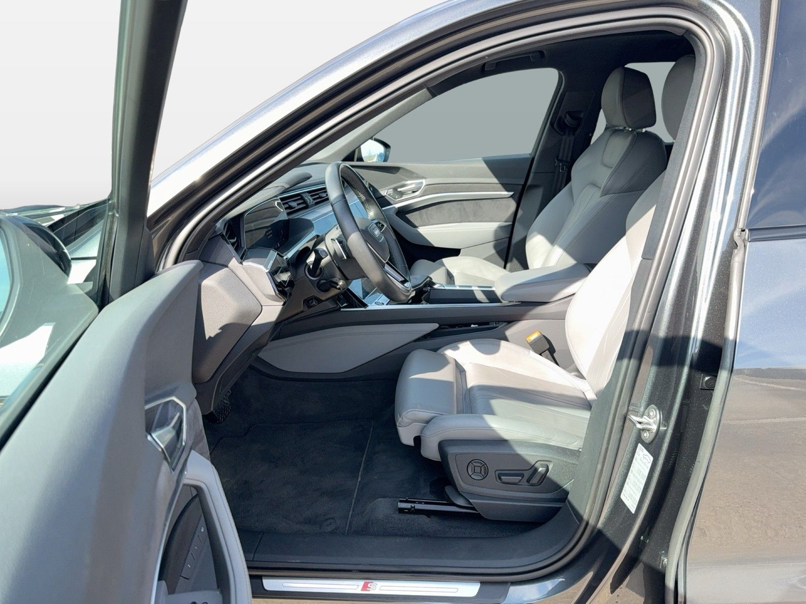 Audi e-tron S quattro UPE 123.635 Matrix Pano B&O foto 10