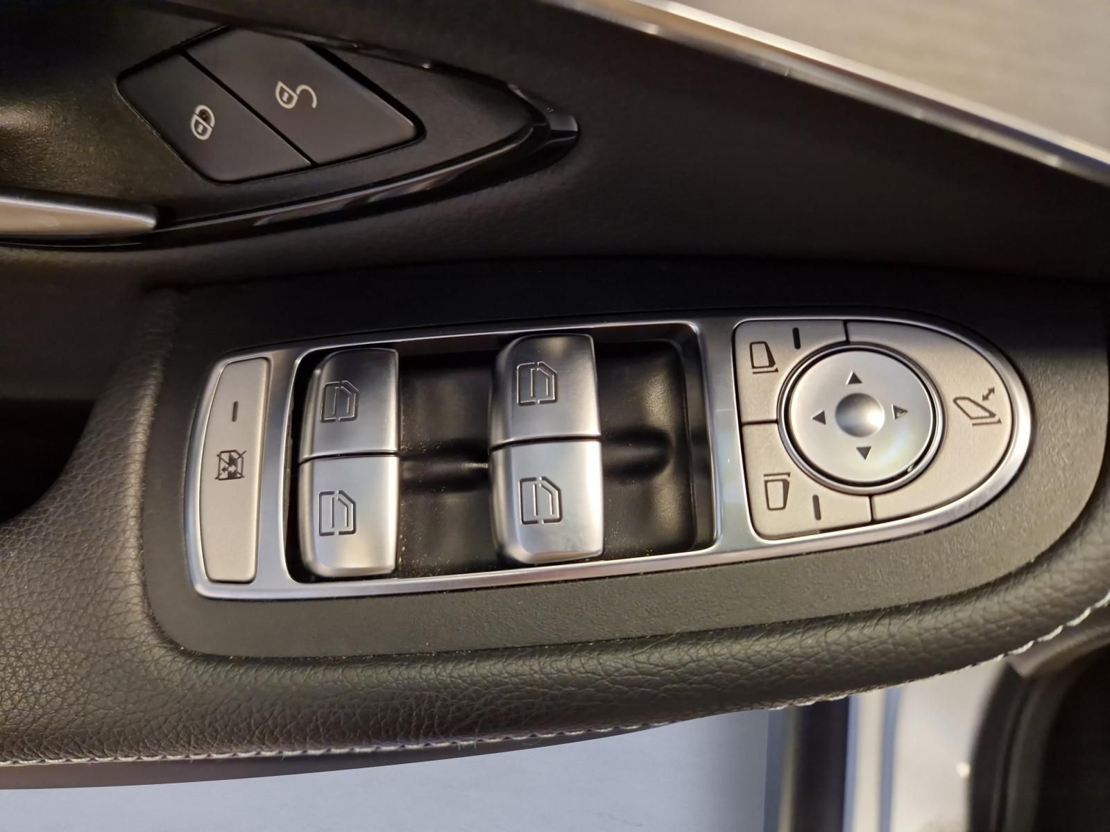 Mercedes-Benz GLC 220 d 4M  Kamera Memory AHK Sitzhzg LED DAB. foto 13