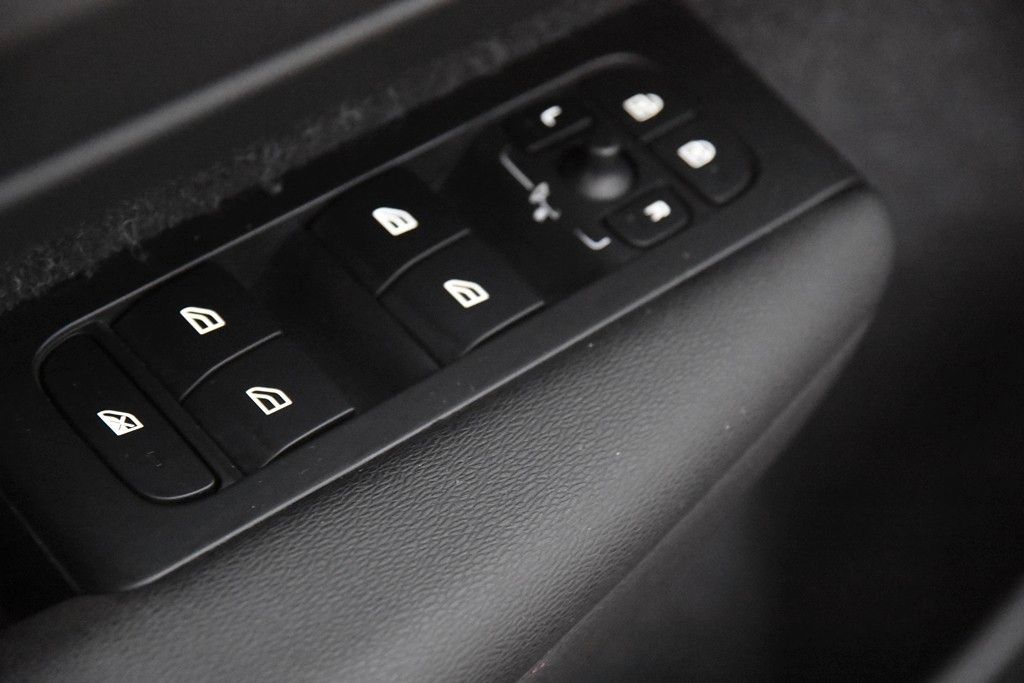 Volvo XC40 D3 Momentum *1.Hand*Leder*Pano.*SHZ* foto 17