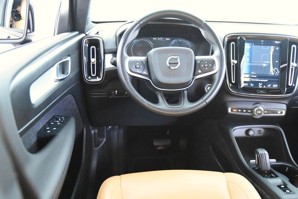 Volvo XC40 D3 Momentum *1.Hand*Leder*Pano.*SHZ* foto 10