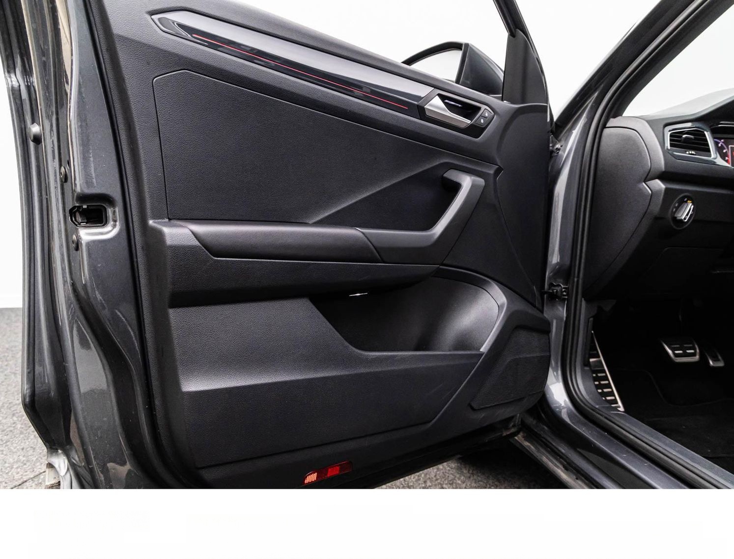 Volkswagen T-ROC 2.0TSi SPORT 4M. LED/ACC/PANO/CARPLAY/BEAT foto 14