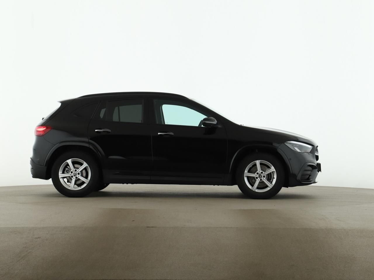 Mercedes-Benz GLA 180 AMG Night MBUX AHK Distronic 360 Kamera foto 8