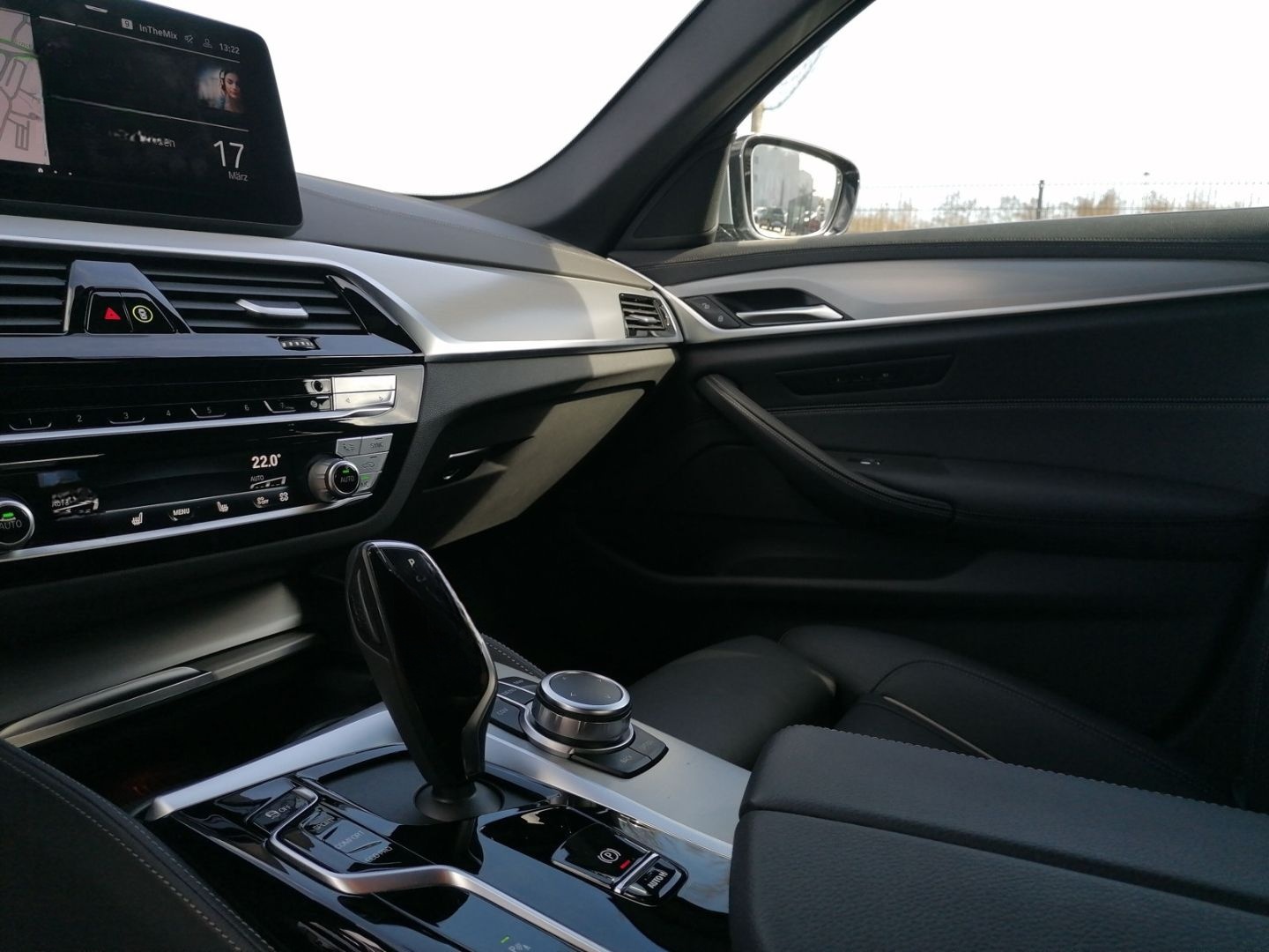 BMW 530 d Limousine Luxury Line HUD StandHZG Navi Di foto 25