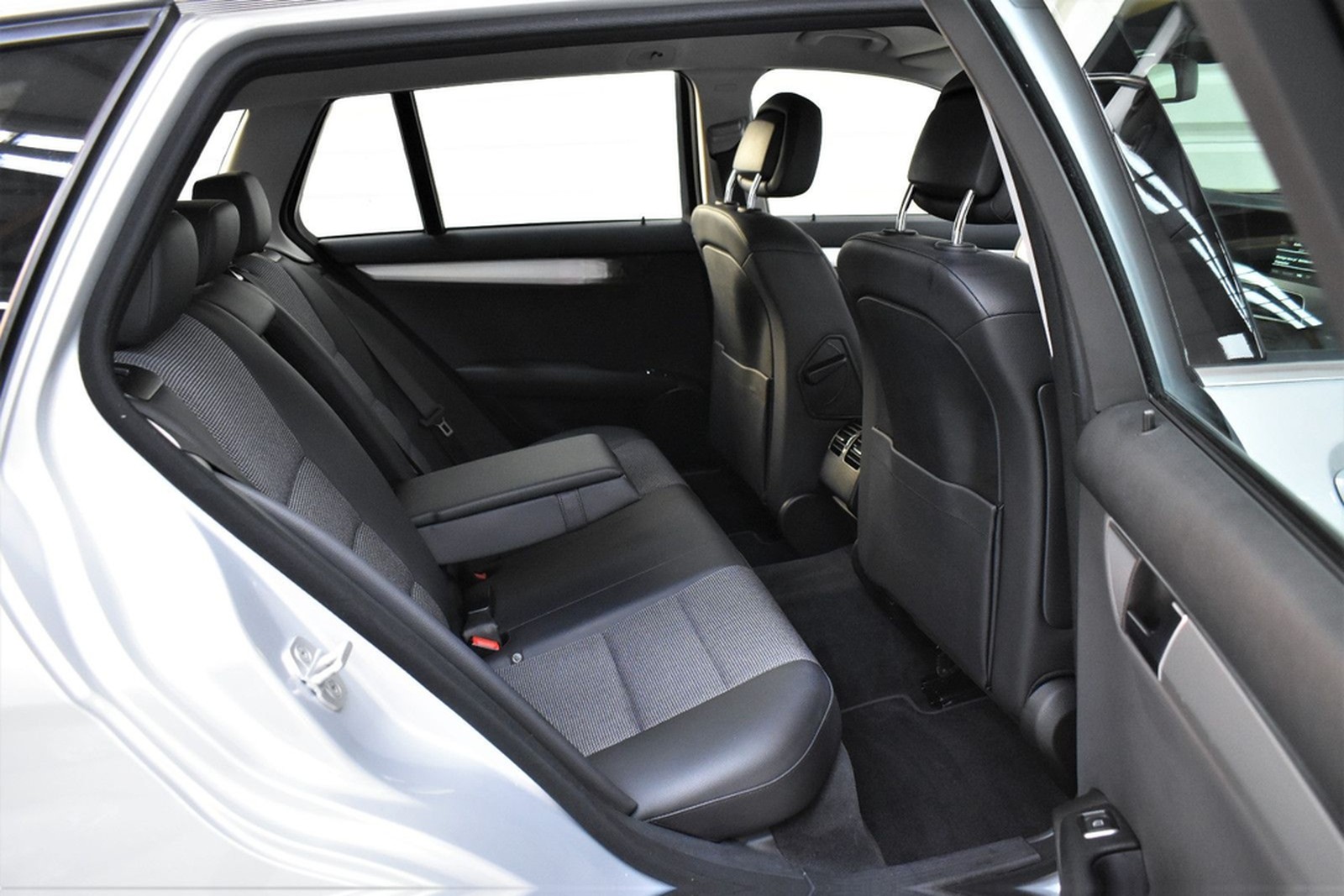 Mercedes-Benz C 180 T CGI Avantgarde+Bi-Xenon+SHZ+Tempomat foto 12