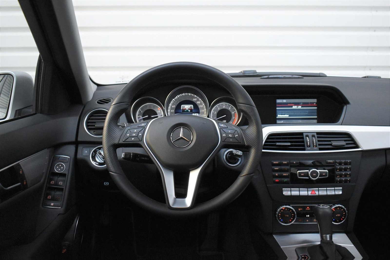 Mercedes-Benz C 180 T CGI Avantgarde+Bi-Xenon+SHZ+Tempomat foto 19