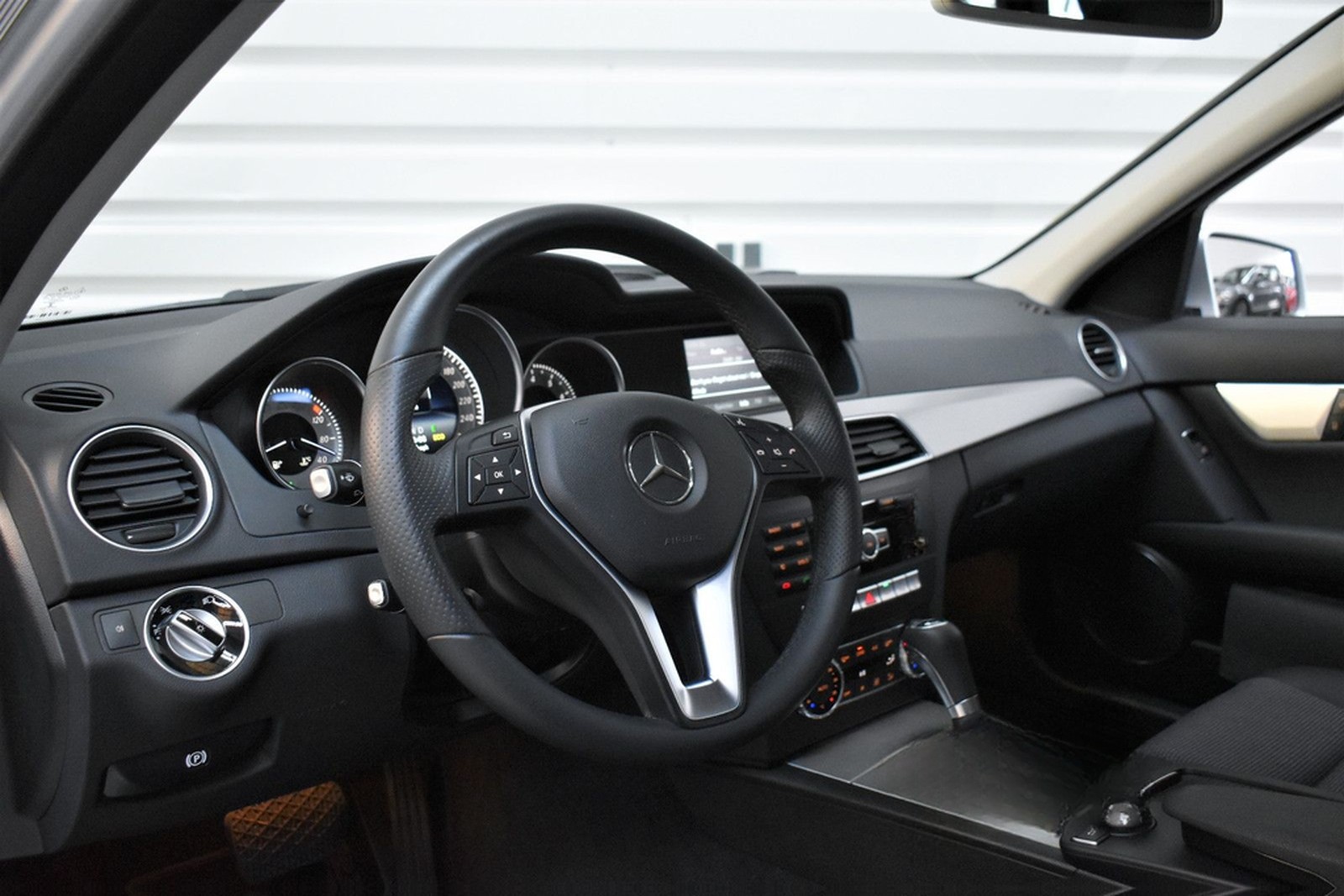 Mercedes-Benz C 180 T CGI Avantgarde+Bi-Xenon+SHZ+Tempomat foto 7