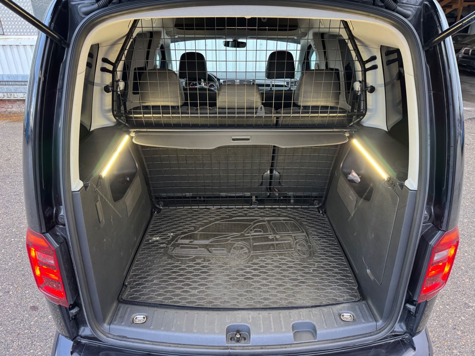 Volkswagen Caddy Highline DSG BMT 5 Sitzer AHK foto 19
