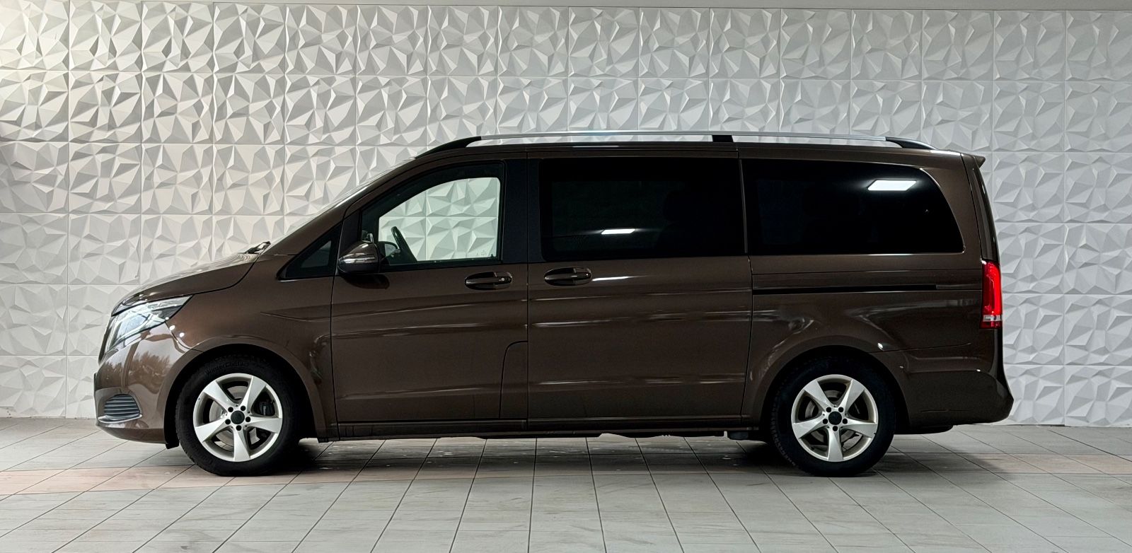 Mercedes-Benz V 220 SCORE lang|NAVI|AHK|LED|8-SITZER|RFK|SDTH| foto 5