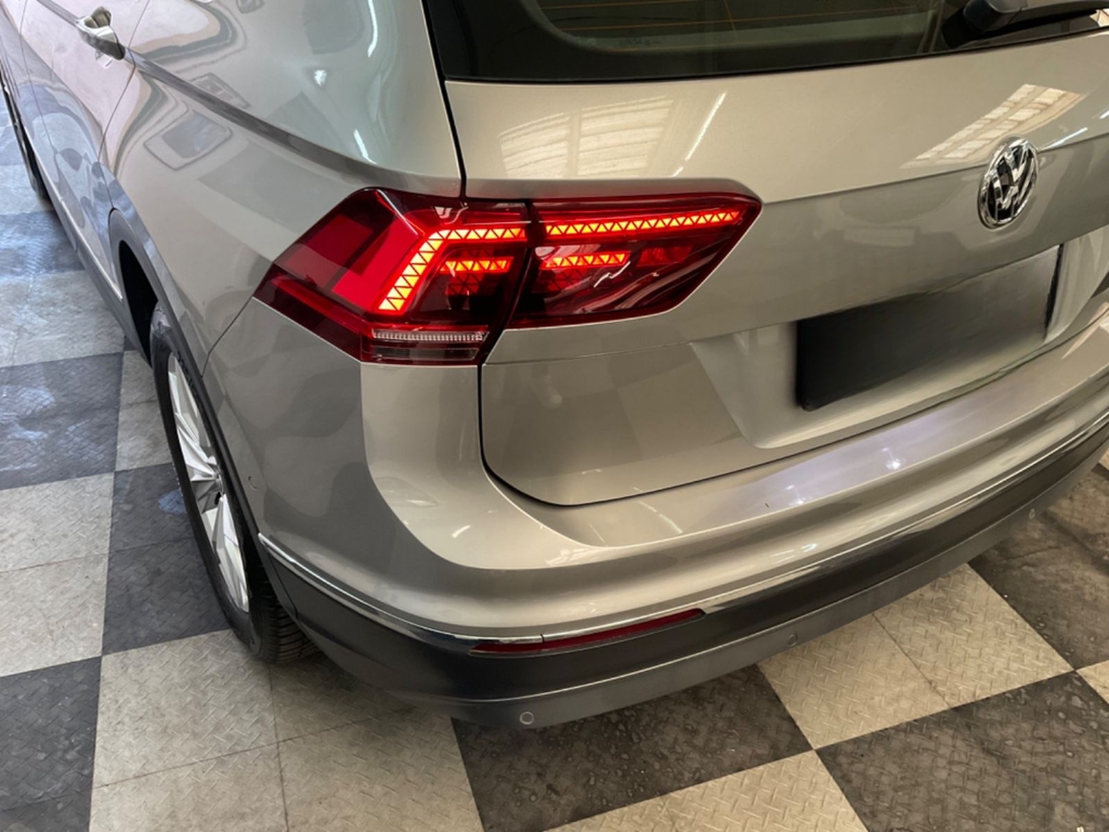 Volkswagen Tiguan 2,0 TDI DSG High.,AHK,4Motion.ACC,1.Hd foto 11