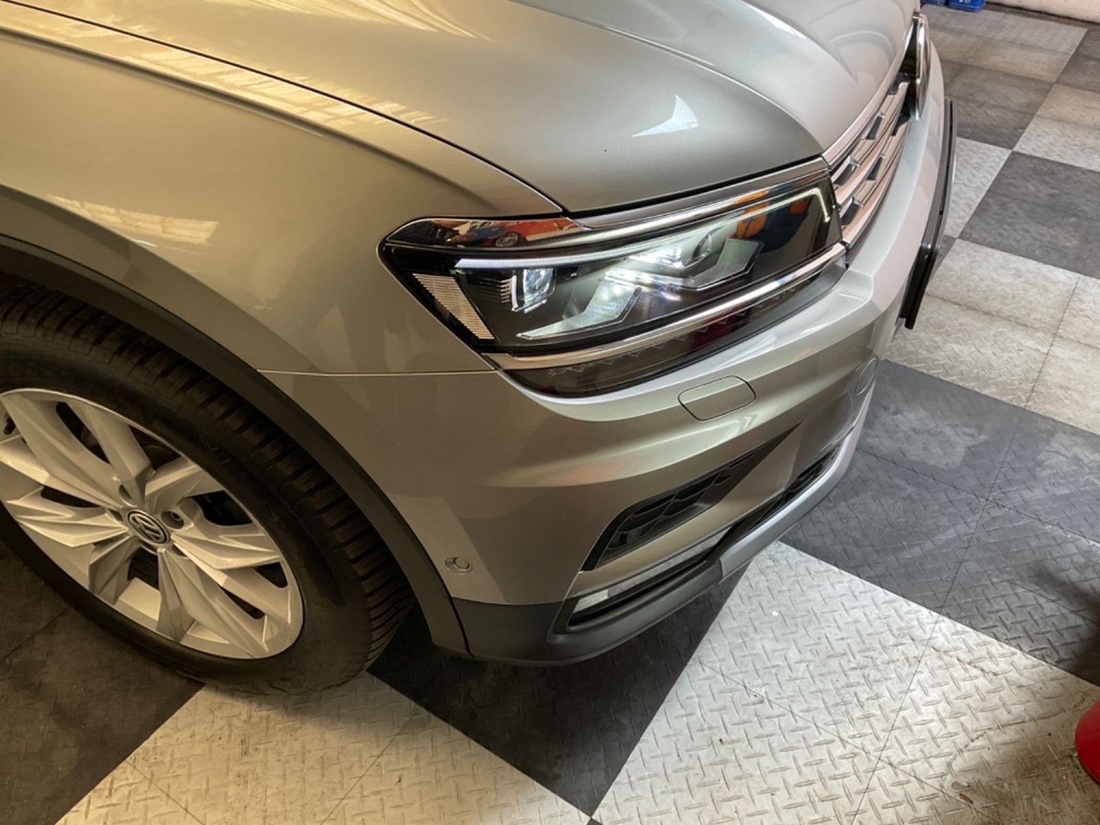 Volkswagen Tiguan 2,0 TDI DSG High.,AHK,4Motion.ACC,1.Hd foto 16