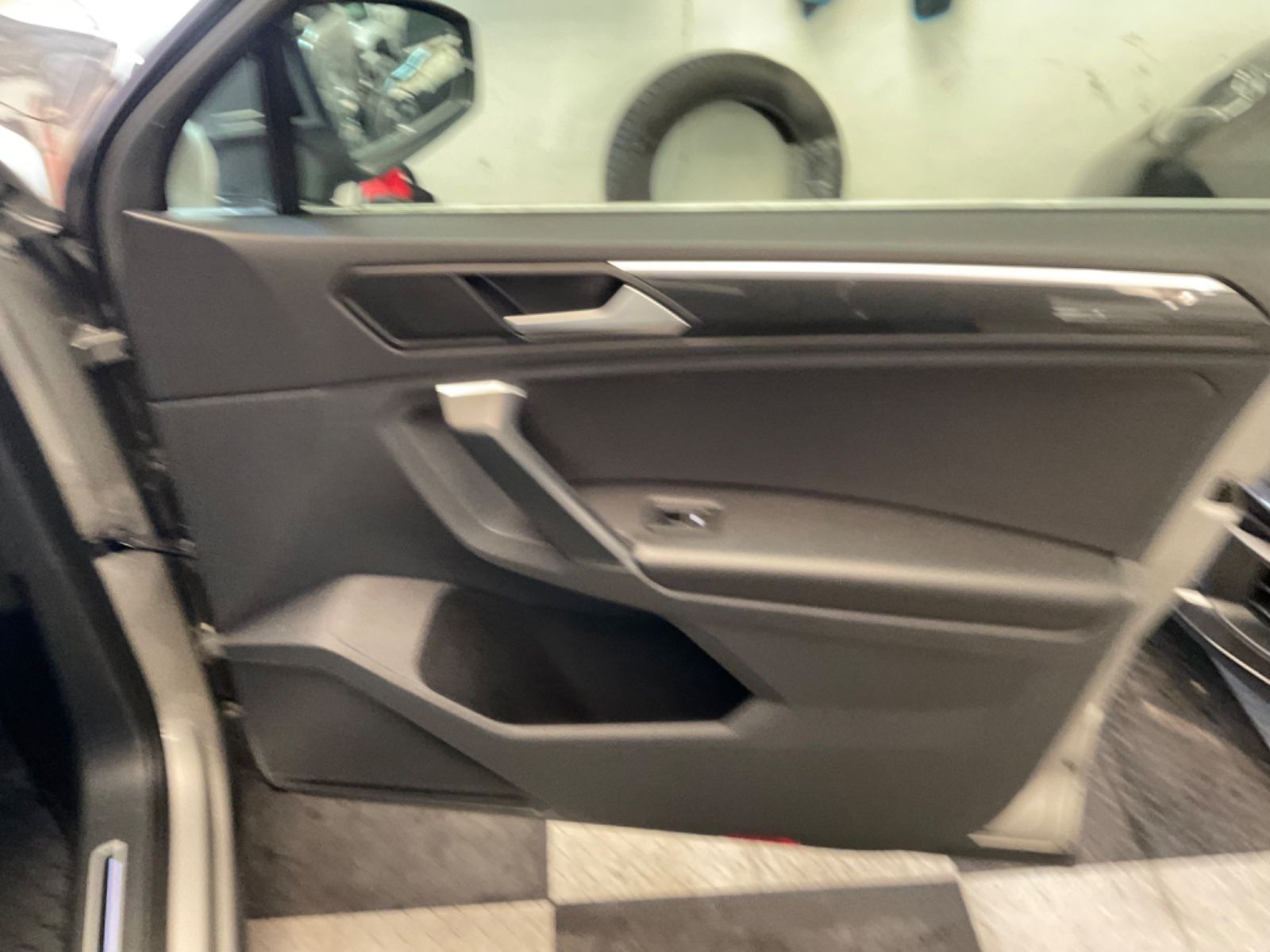 Volkswagen Tiguan 2,0 TDI DSG High.,AHK,4Motion.ACC,1.Hd foto 18