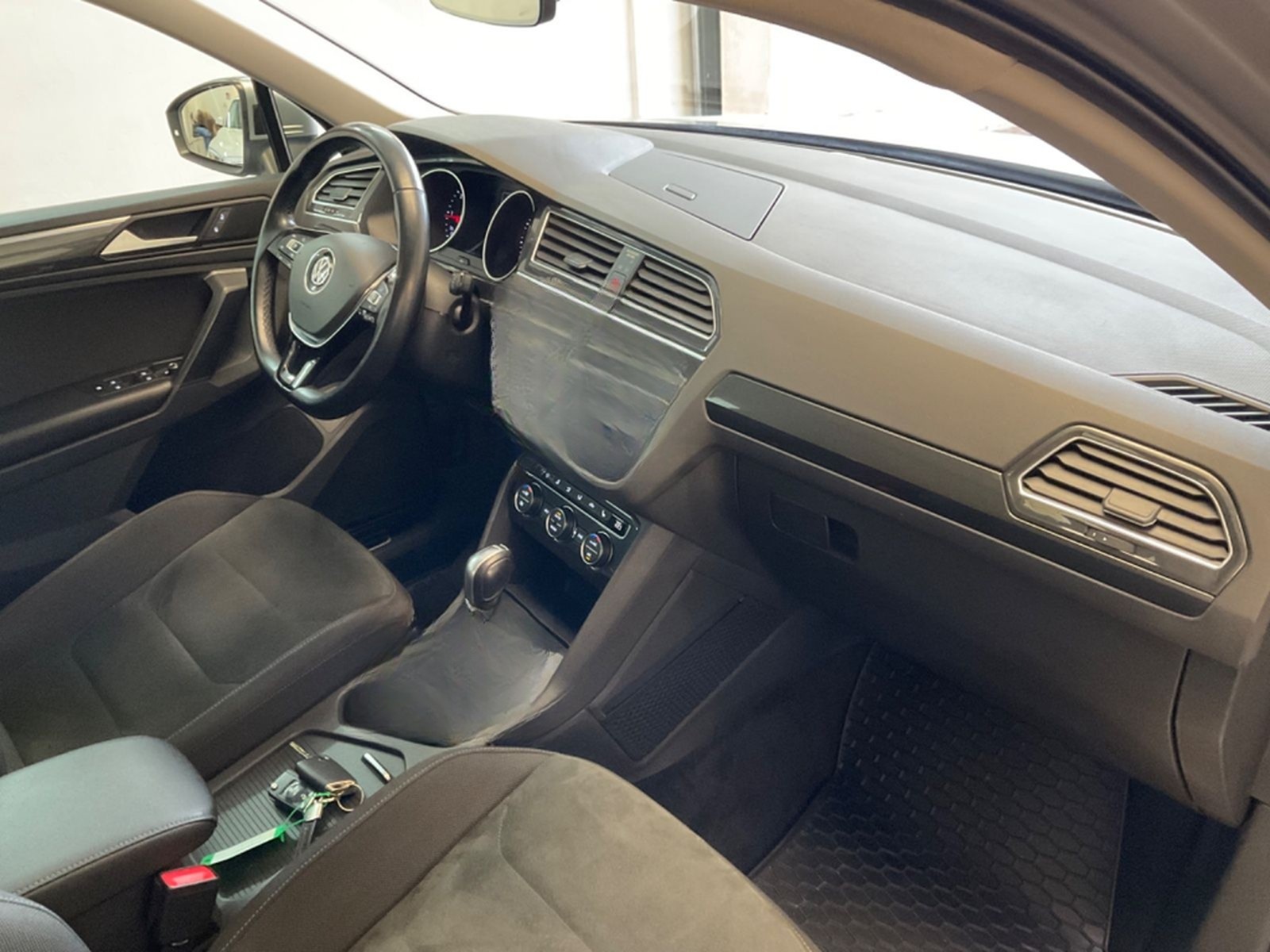 Volkswagen Tiguan 2,0 TDI DSG High.,AHK,4Motion.ACC,1.Hd foto 19