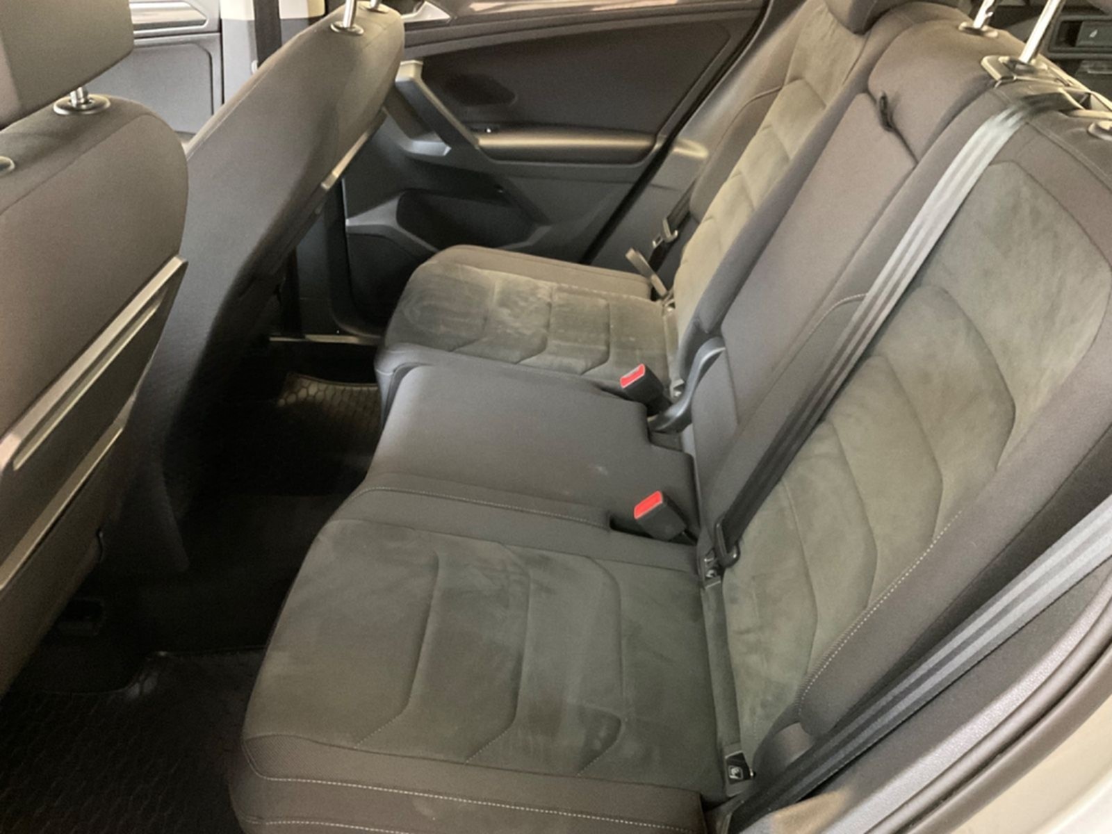 Volkswagen Tiguan 2,0 TDI DSG High.,AHK,4Motion.ACC,1.Hd foto 27
