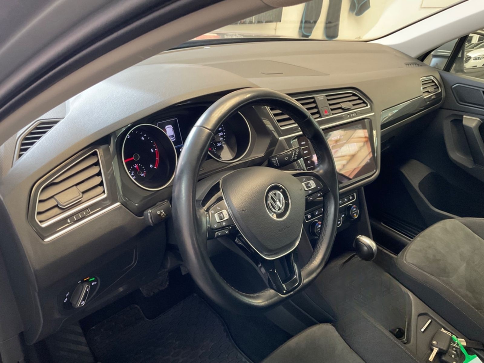 Volkswagen Tiguan 2,0 TDI DSG High.,AHK,4Motion.ACC,1.Hd foto 30