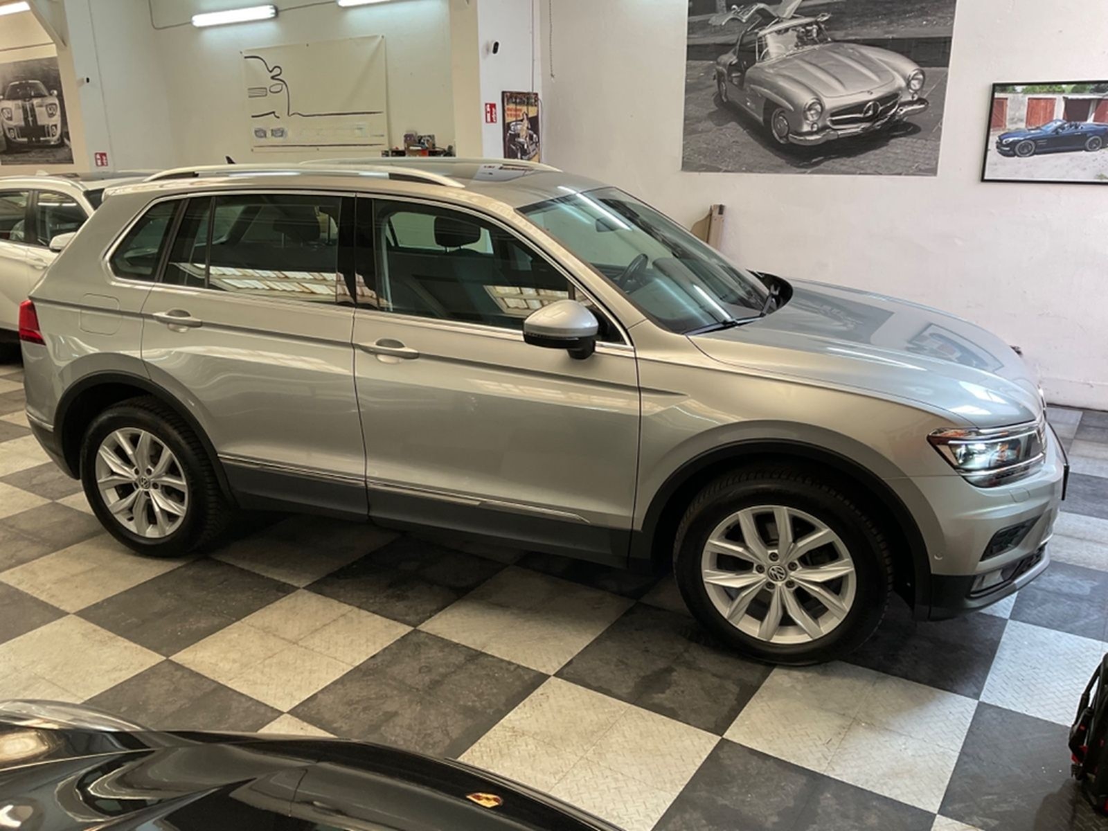 Volkswagen Tiguan 2,0 TDI DSG High.,AHK,4Motion.ACC,1.Hd foto 5