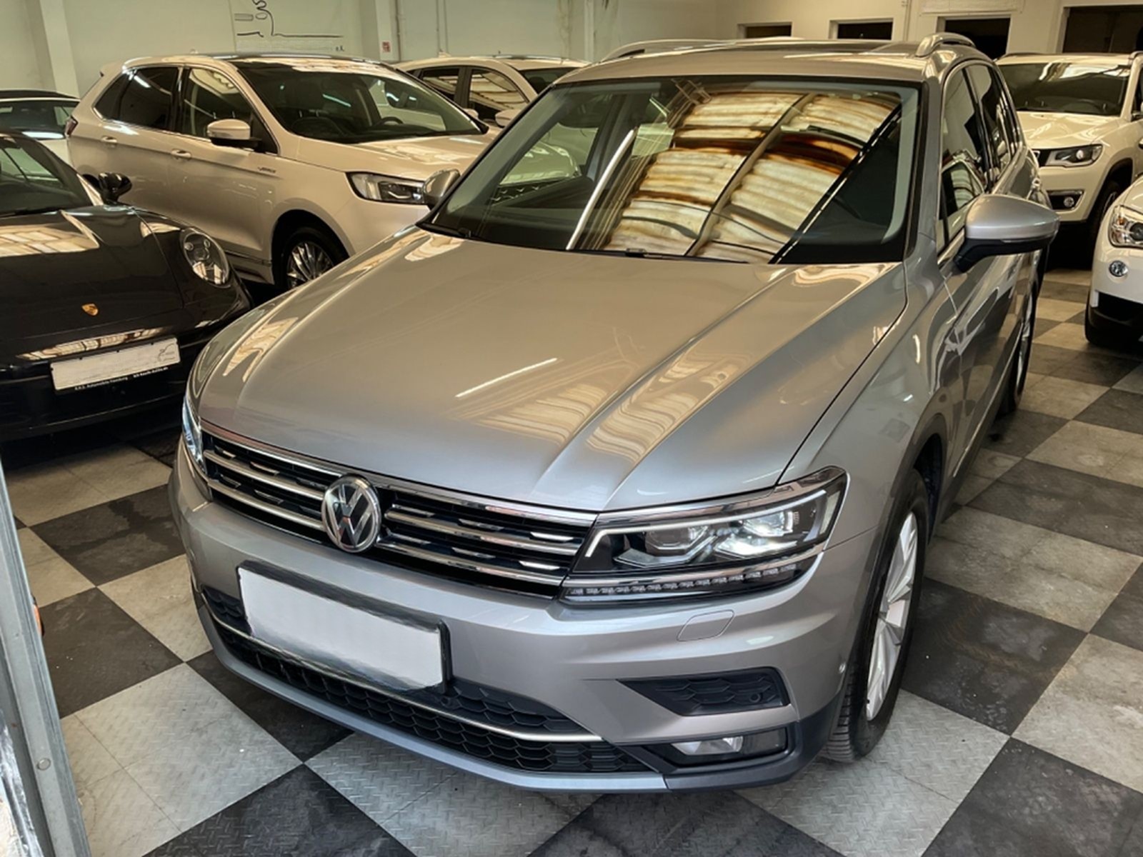 Volkswagen Tiguan 2,0 TDI DSG High.,AHK,4Motion.ACC,1.Hd foto 6