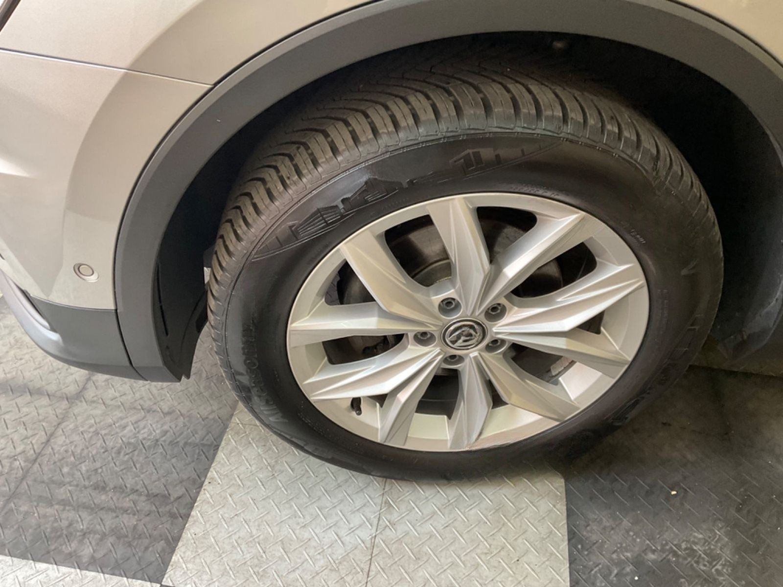 Volkswagen Tiguan 2,0 TDI DSG High.,AHK,4Motion.ACC,1.Hd foto 8