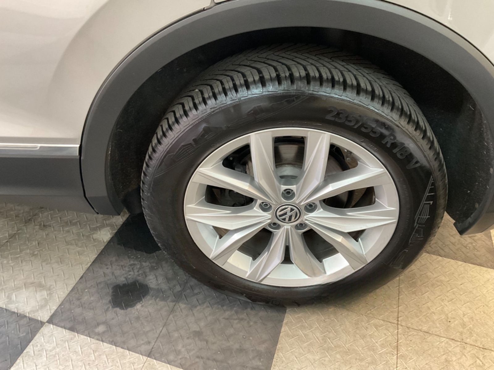 Volkswagen Tiguan 2,0 TDI DSG High.,AHK,4Motion.ACC,1.Hd foto 10