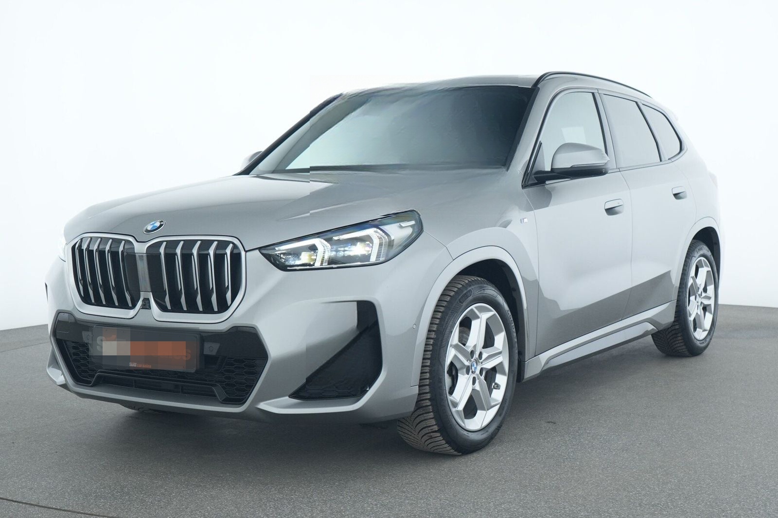 BMW X1 sDrive18d M Sport AktivS|HUD|PAs+360|Pano|AHK foto 3