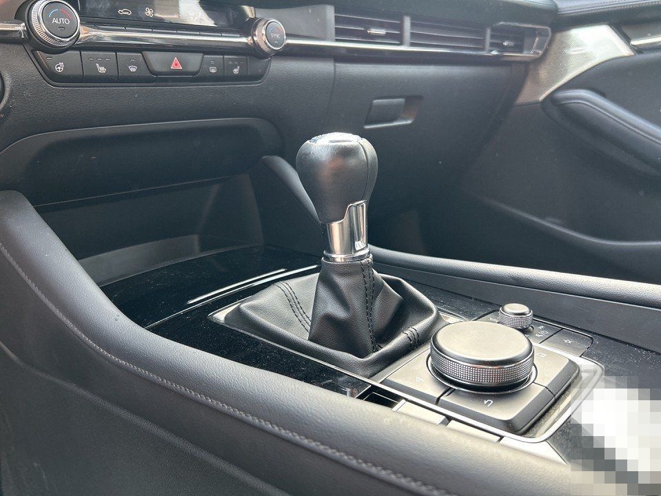Mazda 3 FB 2.0l "X" "SELECTION" "PRE-P" "BOSE" M Hybri foto 15