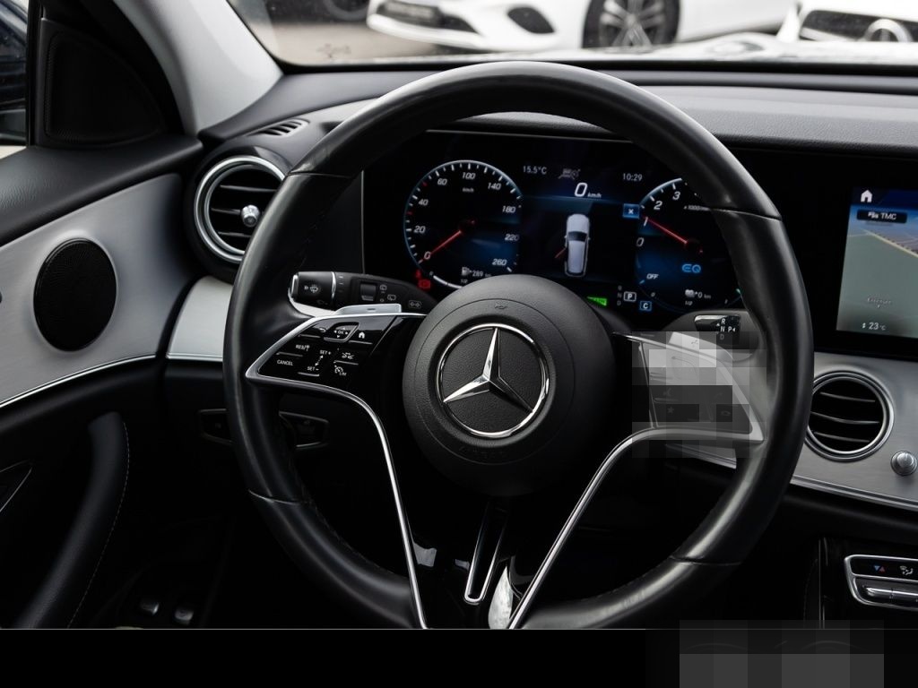 Mercedes-Benz E 300 e T Avantgarde *AHK*Cam*Distr*MBUX*EasyP* foto 15