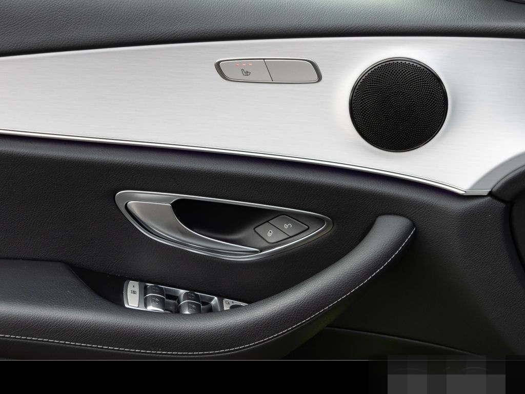 Mercedes-Benz E 300 e T Avantgarde *AHK*Cam*Distr*MBUX*EasyP* foto 18