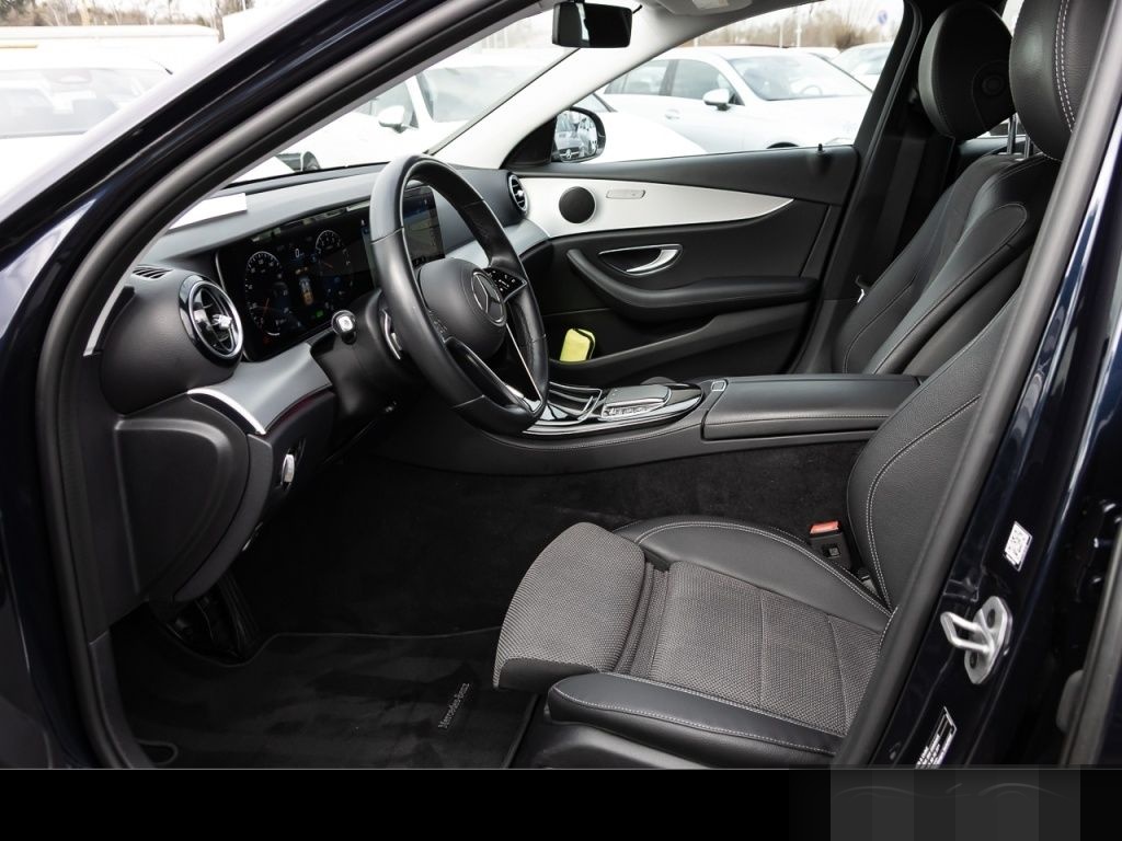 Mercedes-Benz E 300 e T Avantgarde *AHK*Cam*Distr*MBUX*EasyP* foto 19