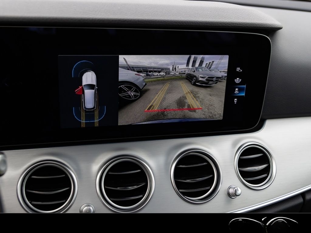 Mercedes-Benz E 300 e T Avantgarde *AHK*Cam*Distr*MBUX*EasyP* foto 21