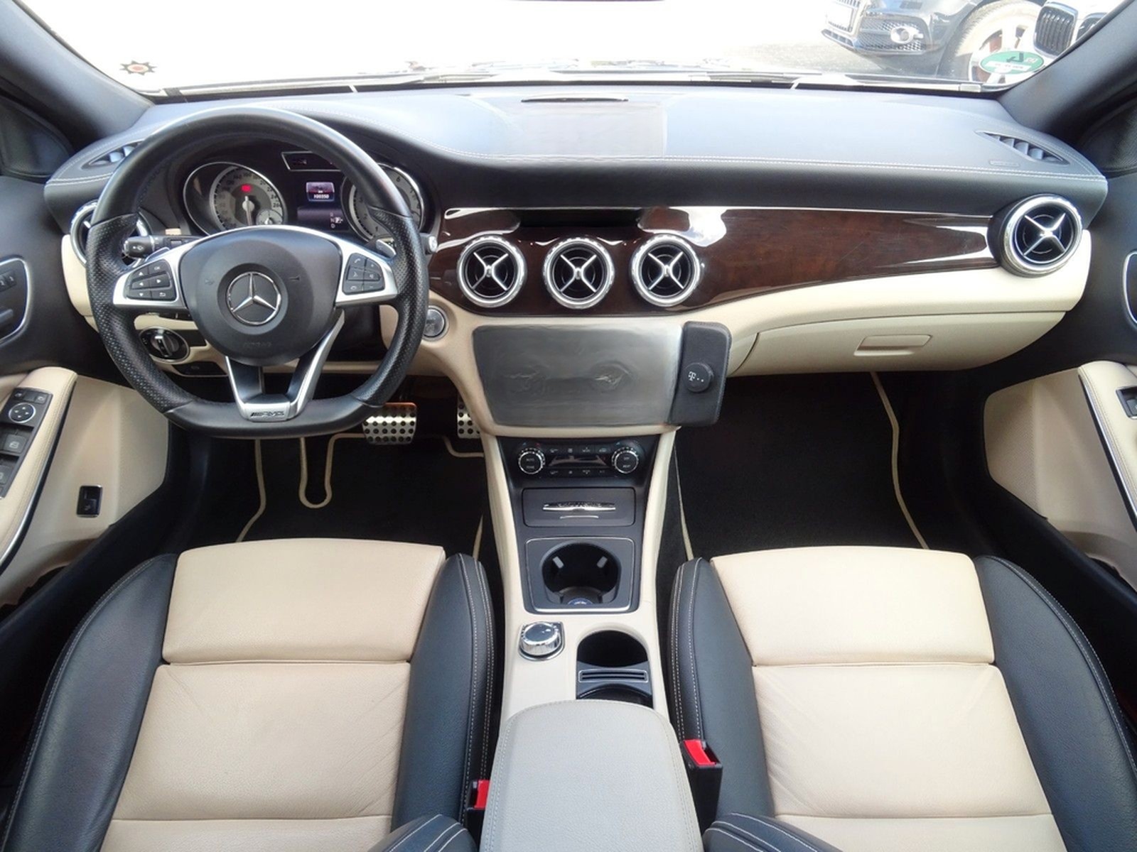 Mercedes-Benz GLA 250 4Matic AMG 2. HAND LED NAVI KAMERA LEDER foto 16