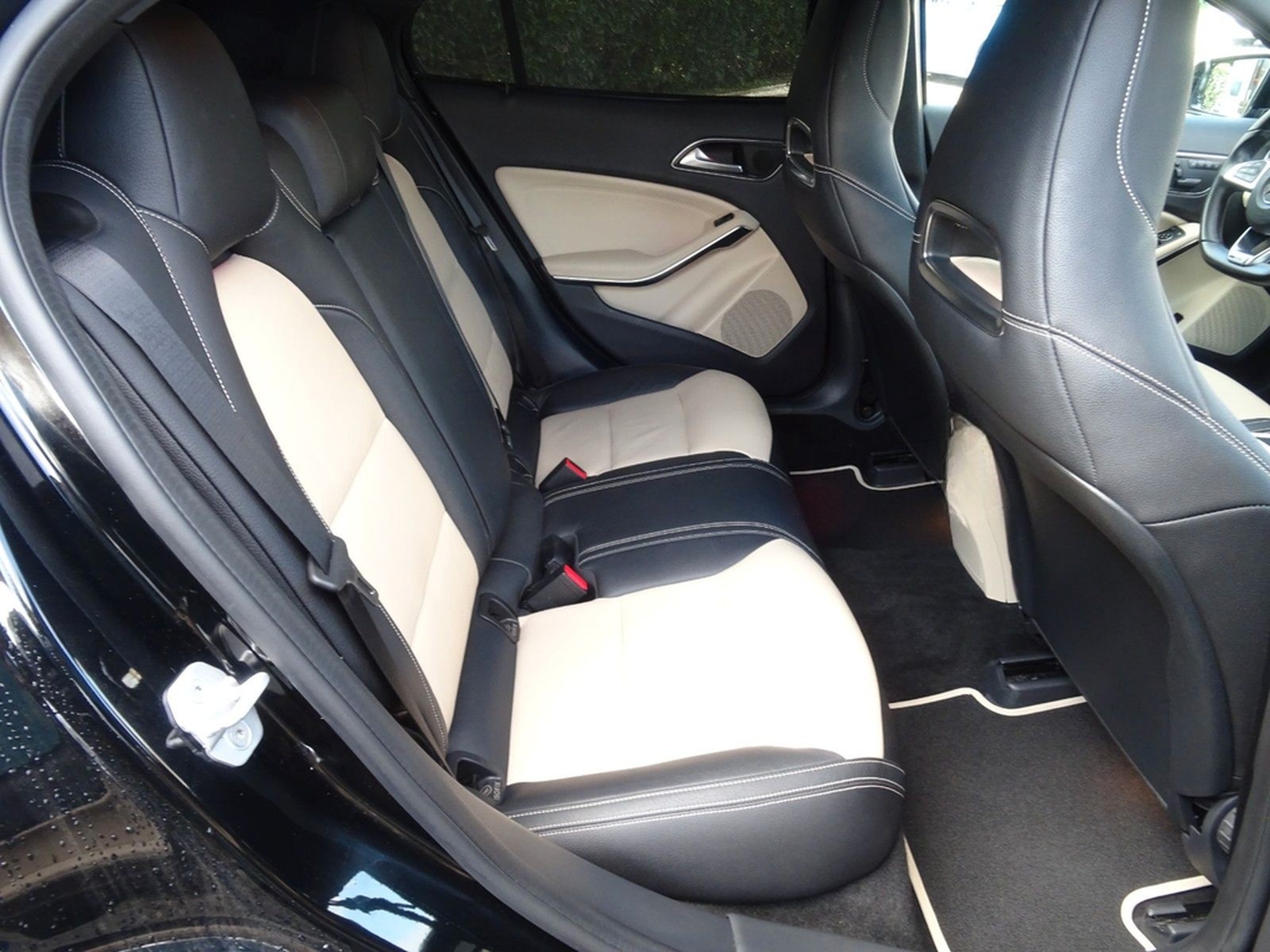 Mercedes-Benz GLA 250 4Matic AMG 2. HAND LED NAVI KAMERA LEDER foto 18