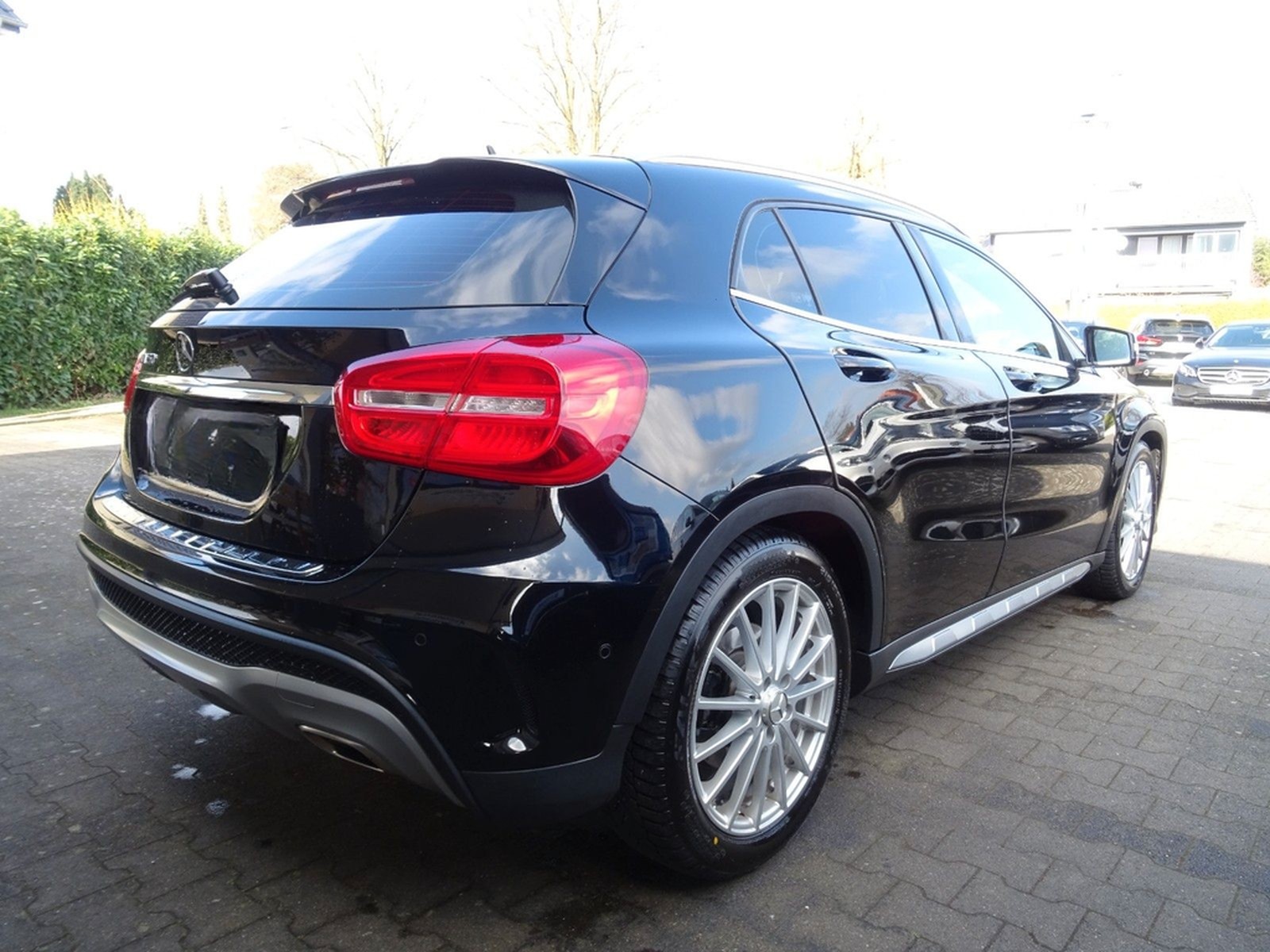 Mercedes-Benz GLA 250 4Matic AMG 2. HAND LED NAVI KAMERA LEDER foto 3