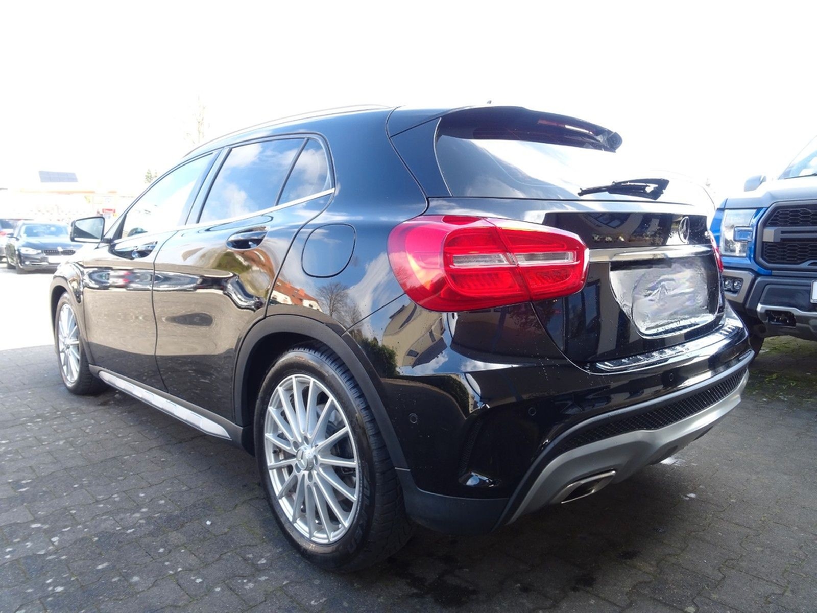 Mercedes-Benz GLA 250 4Matic AMG 2. HAND LED NAVI KAMERA LEDER foto 4