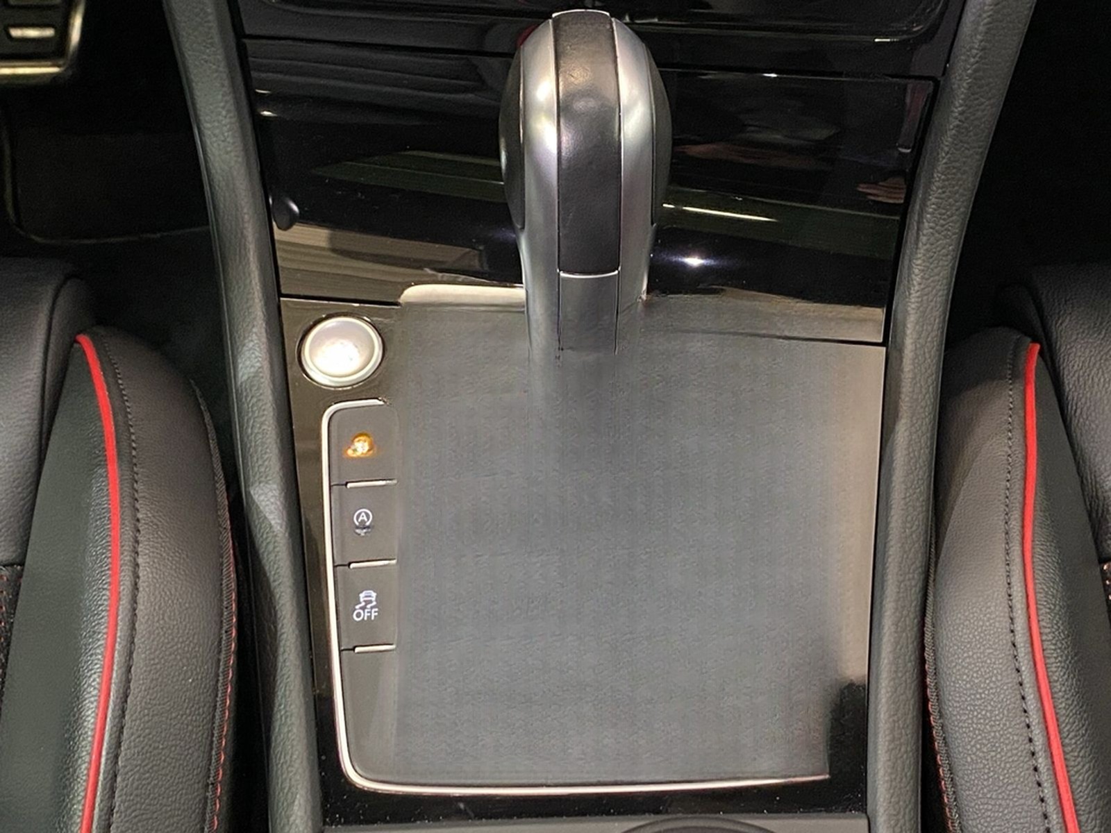 Volkswagen Golf VII GTI 2.0 TSI DSG / Navi LED ACC RFK foto 8