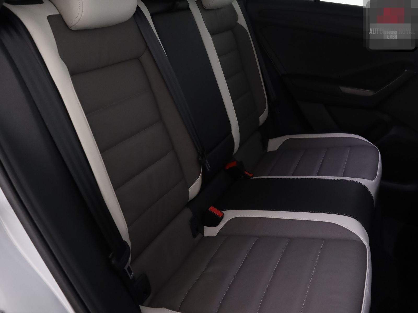 Volkswagen T-Roc 2.0 TSI 4M SPORT PANORAMA,BEATS,KEYLESS foto 12