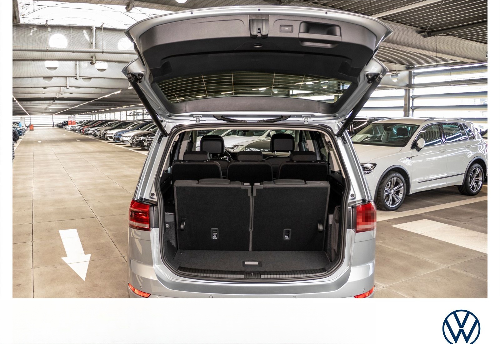 Volkswagen Touran 1.5 TSI R-Line DSG 7-Sitze Kamera AHK foto 14